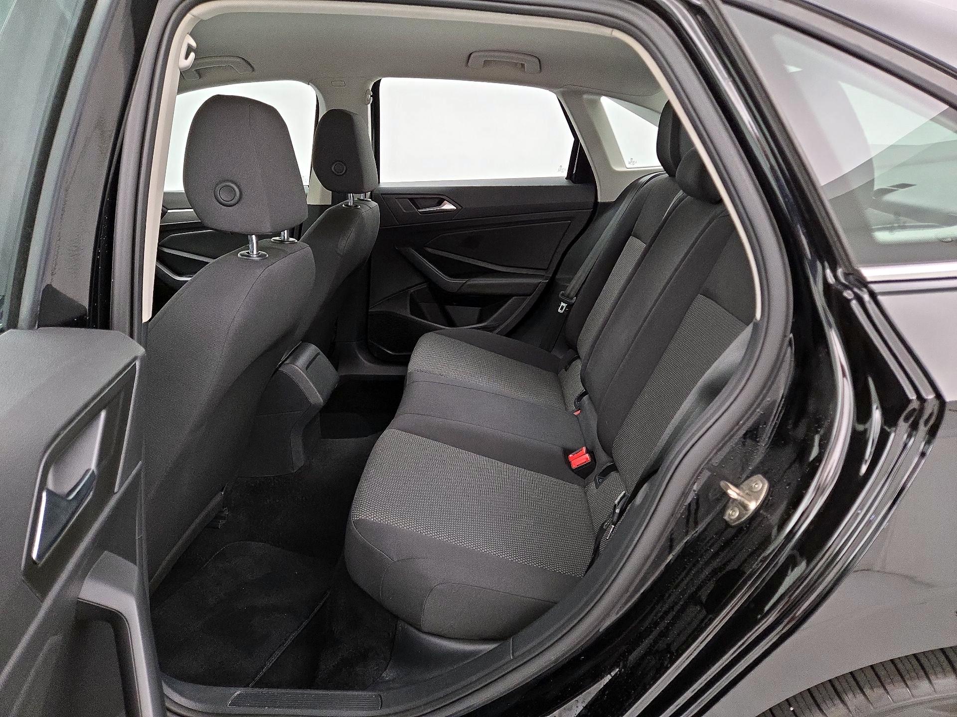 Thumbnail: 2019 Volkswagen Jetta - 16