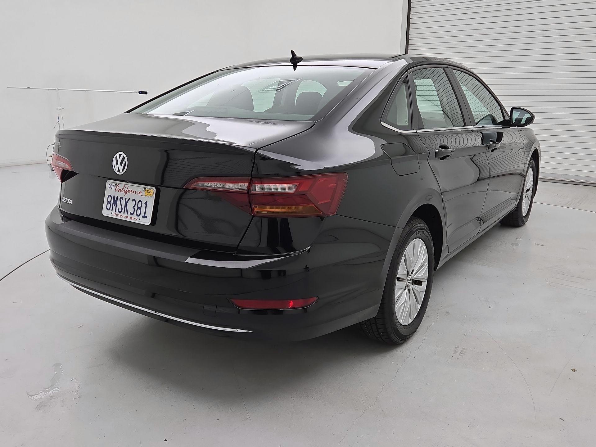 Thumbnail: 2019 Volkswagen Jetta - 5