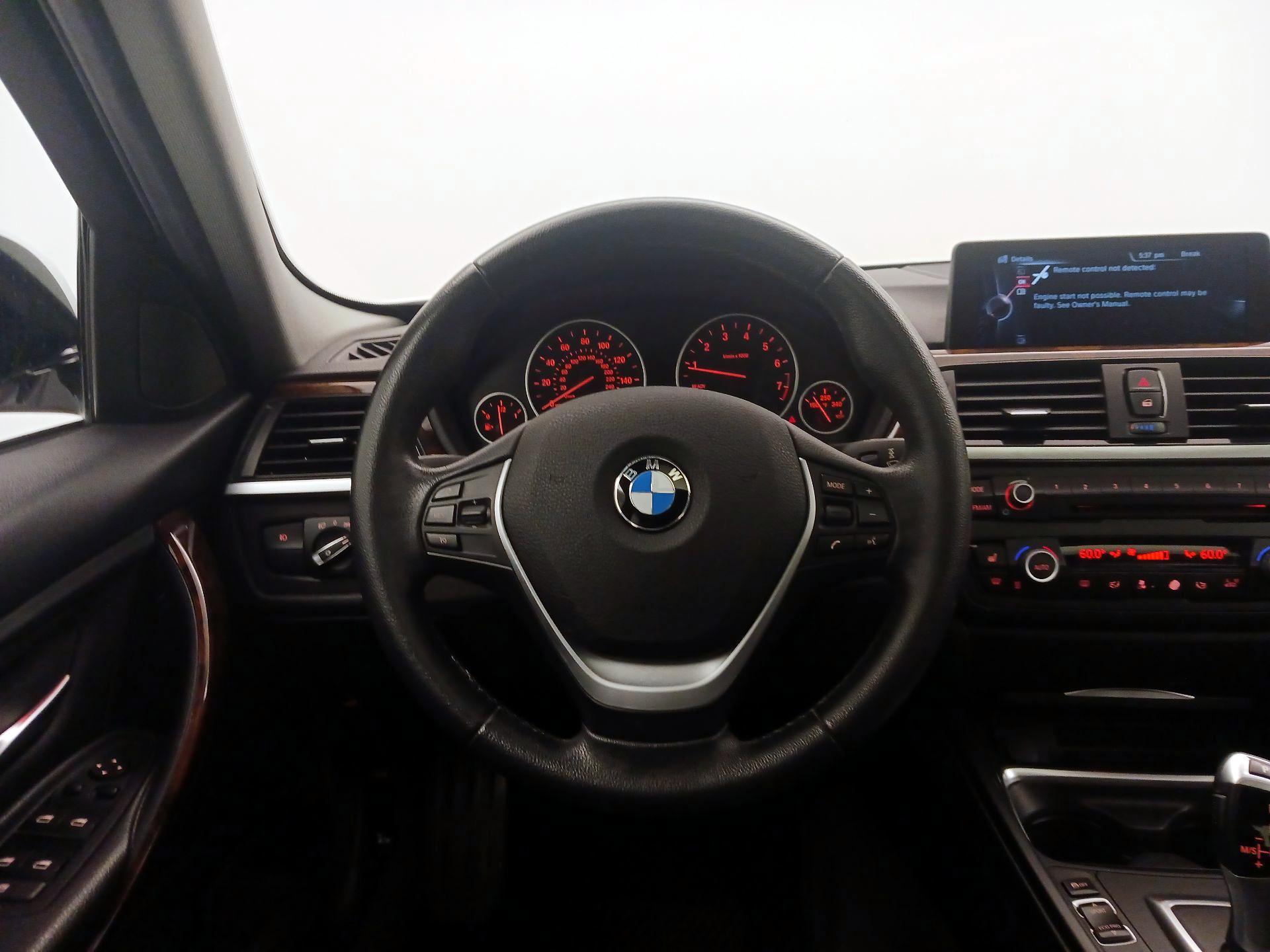 Thumbnail: 2015 BMW 3 Series - 10