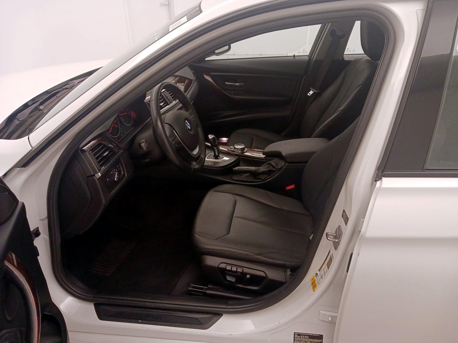 Thumbnail: 2015 BMW 3 Series - 11