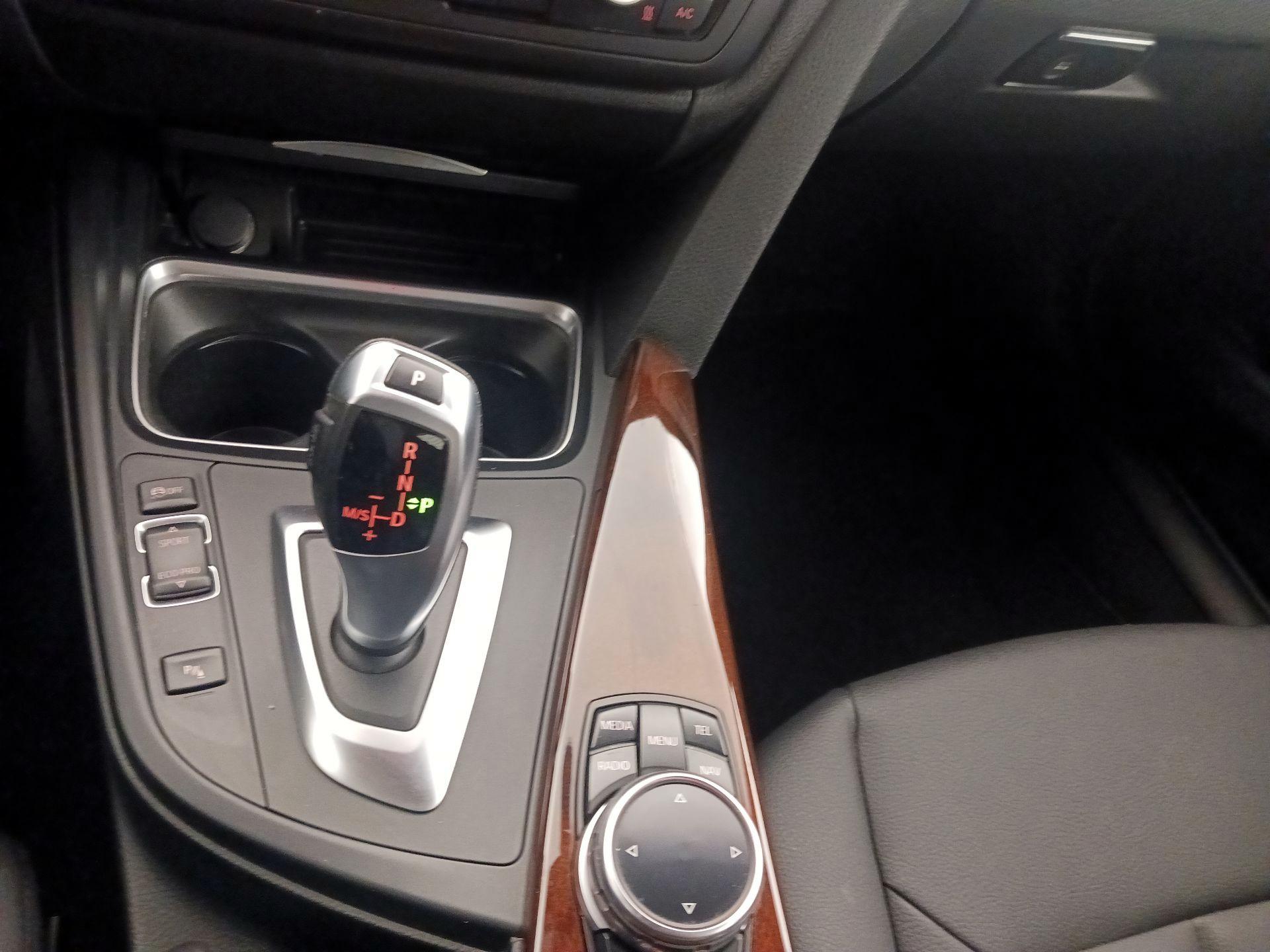 Thumbnail: 2015 BMW 3 Series - 17