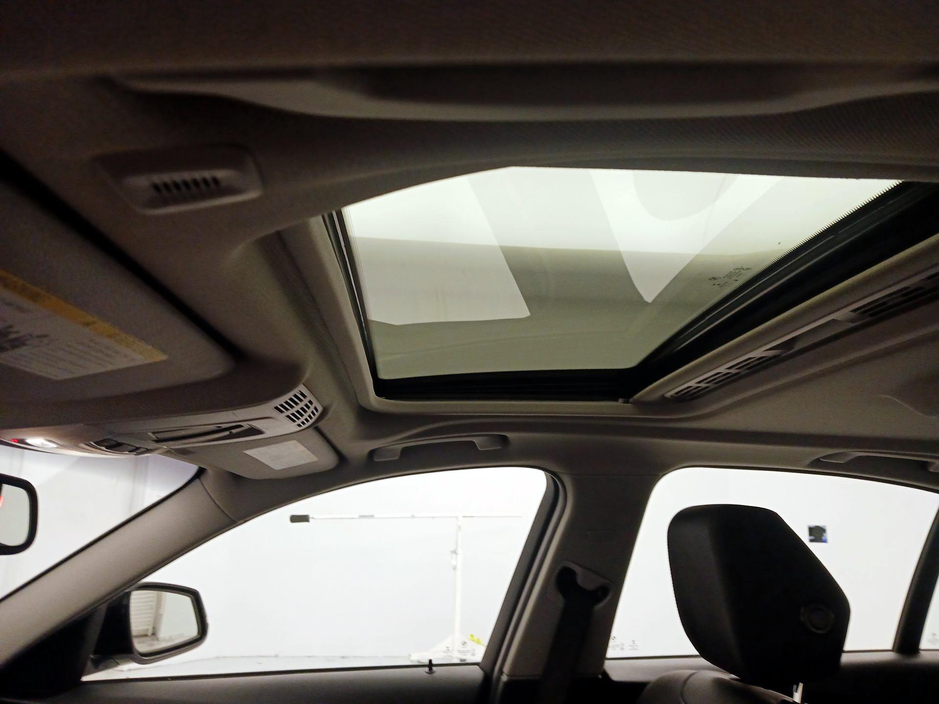 Thumbnail: 2015 BMW 3 Series - 18