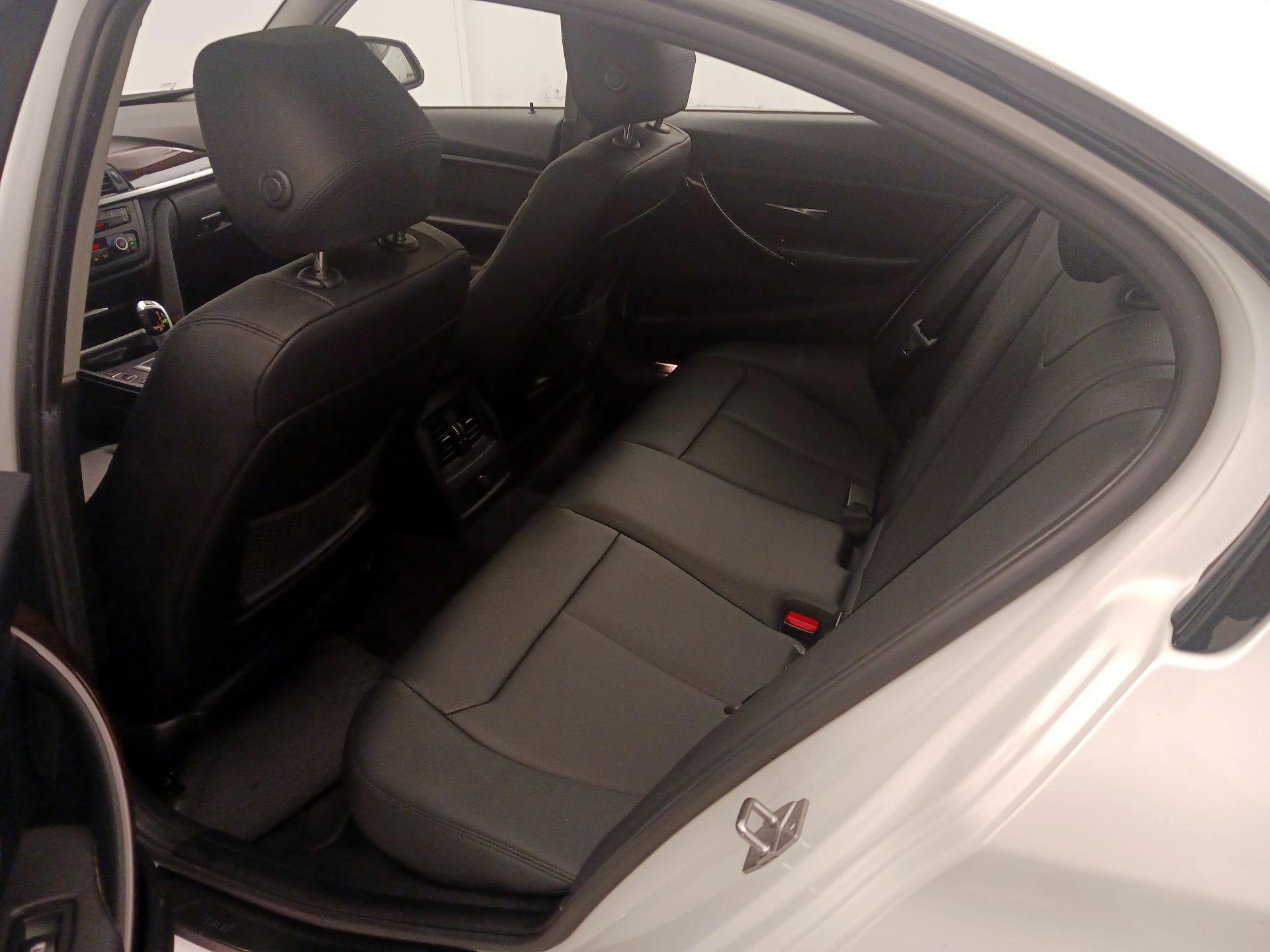 Thumbnail: 2015 BMW 3 Series - 19
