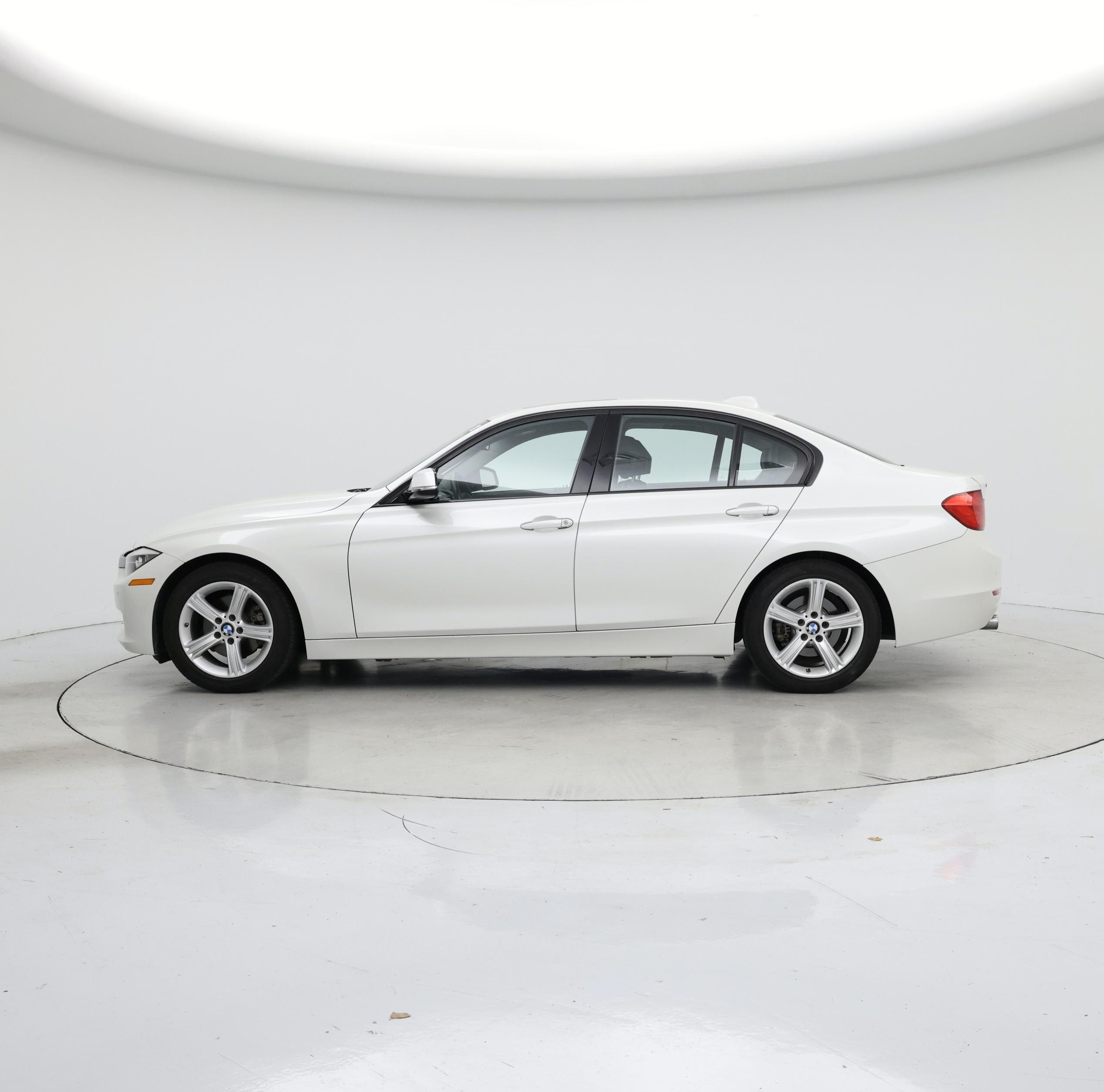 Thumbnail: 2015 BMW 3 Series - 3