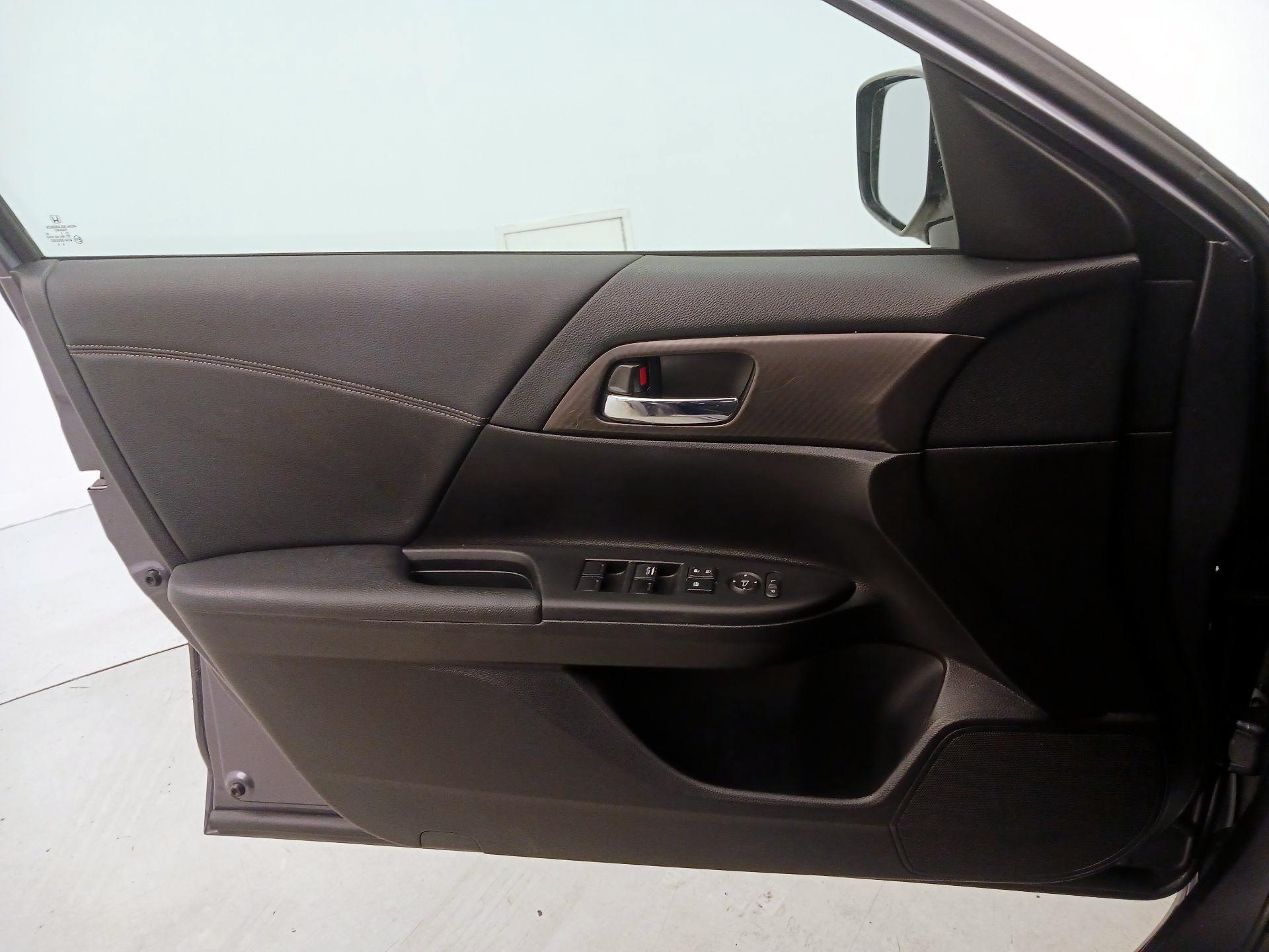 Thumbnail: 2016 Honda Accord - 12