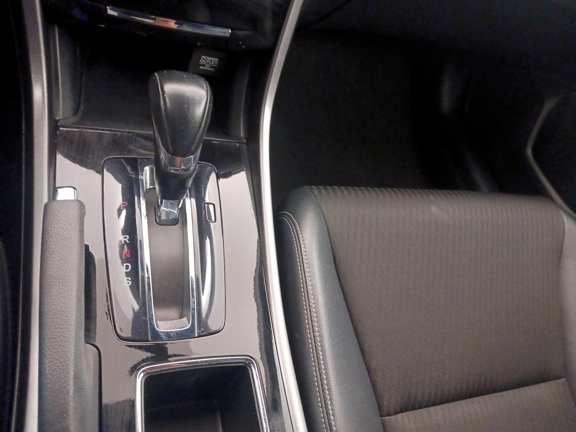 Thumbnail: 2016 Honda Accord - 17