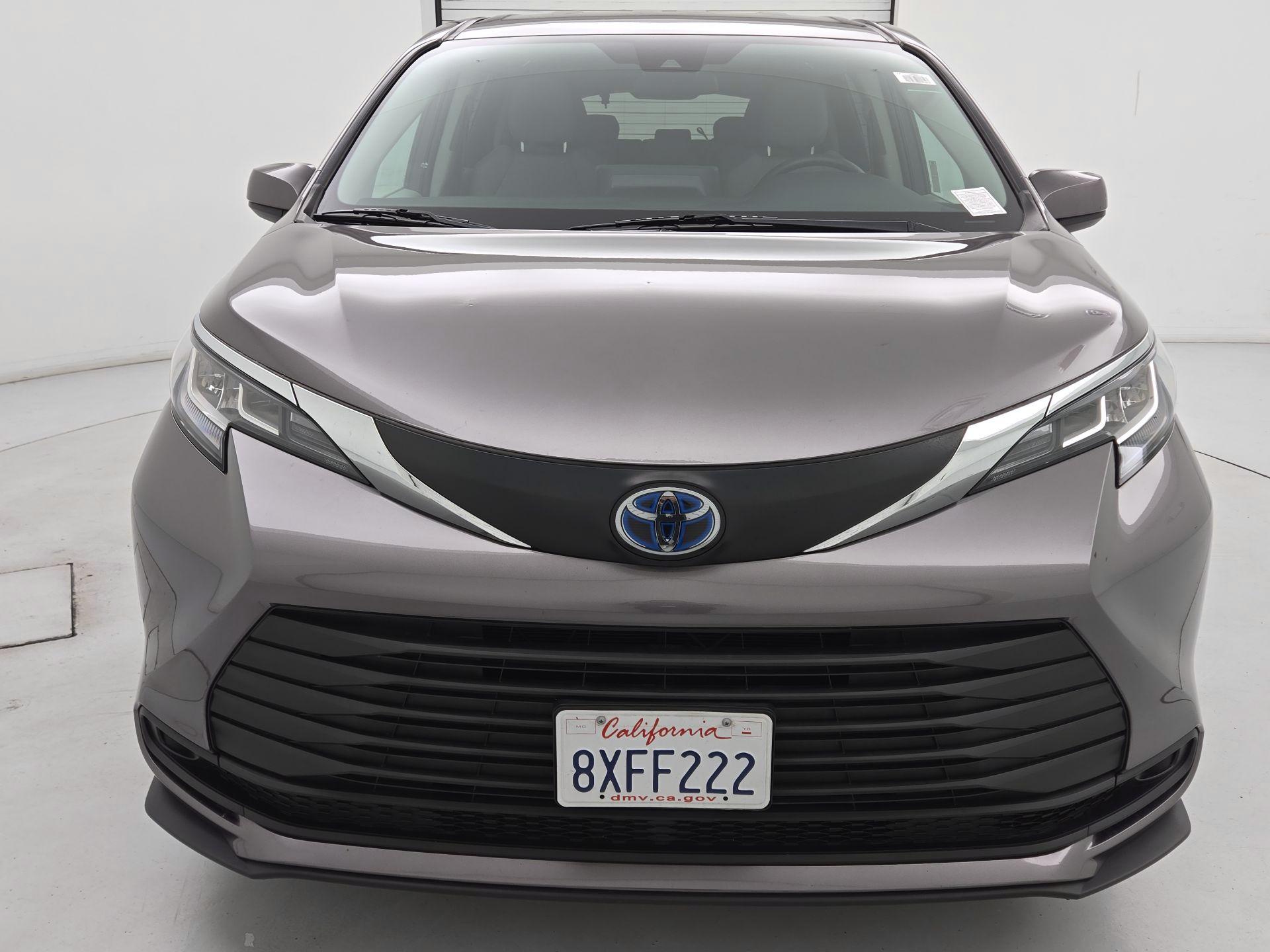 Thumbnail: 2021 Toyota Sienna - 2