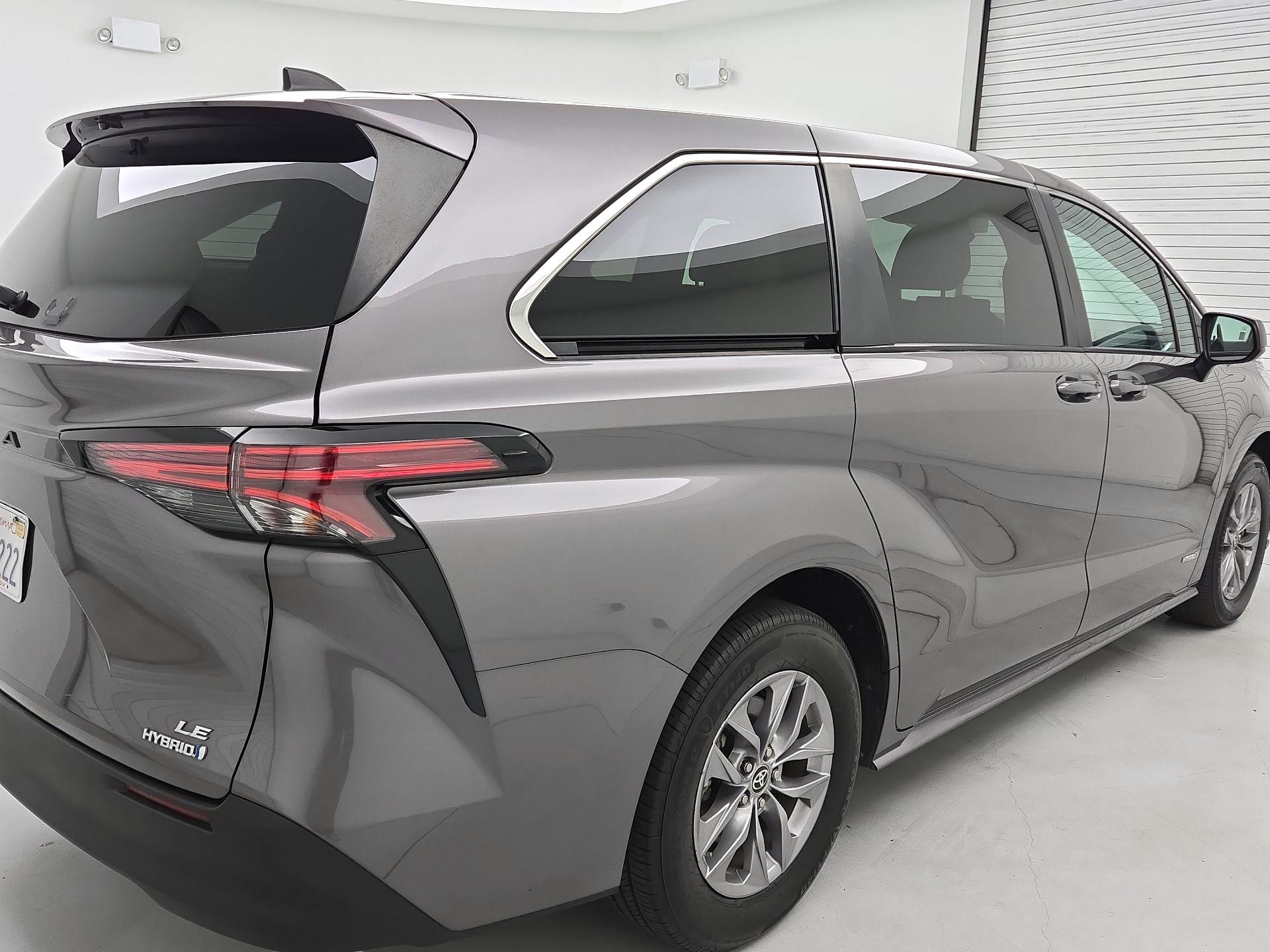 Thumbnail: 2021 Toyota Sienna - 5