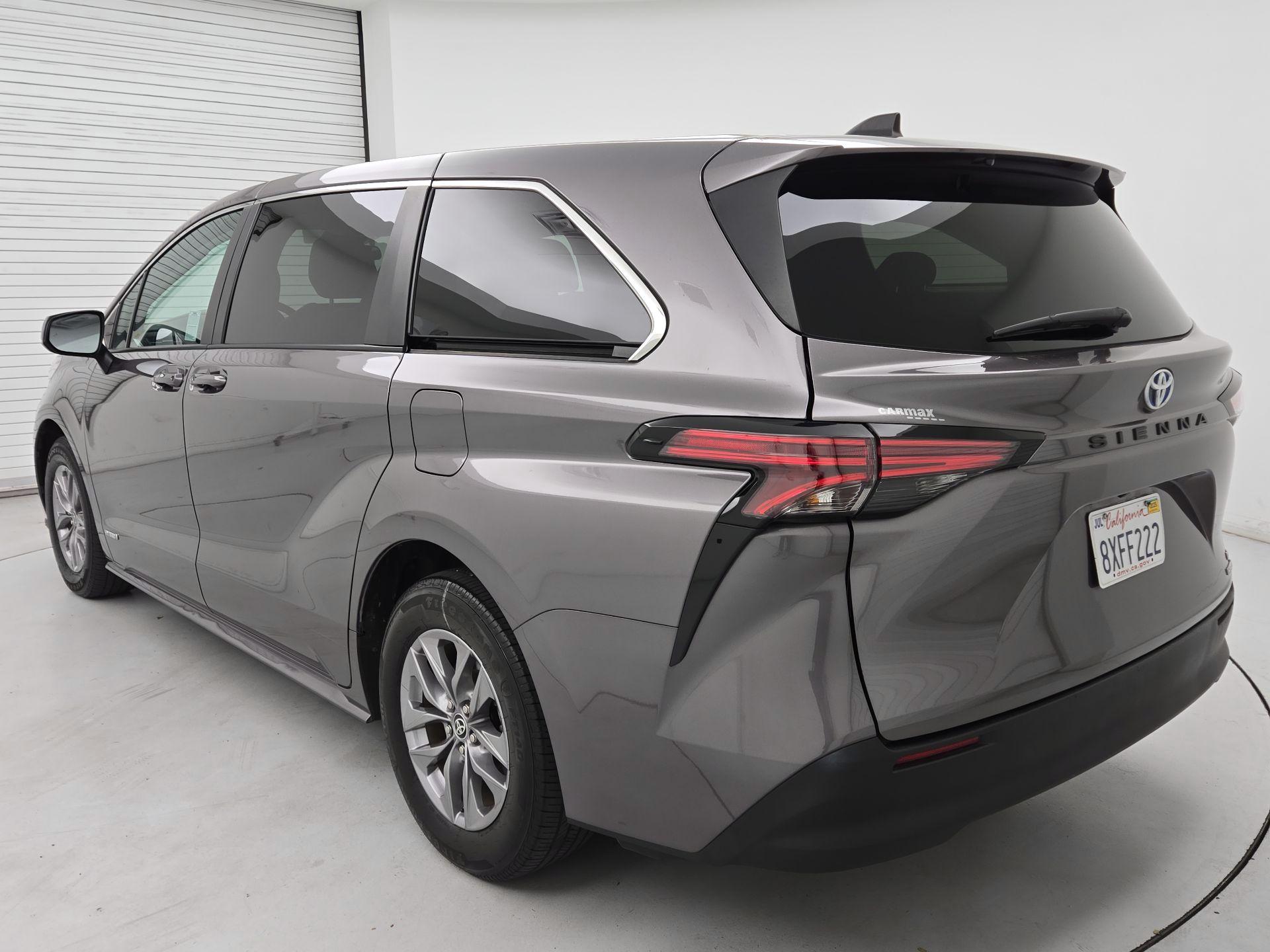 Thumbnail: 2021 Toyota Sienna - 7