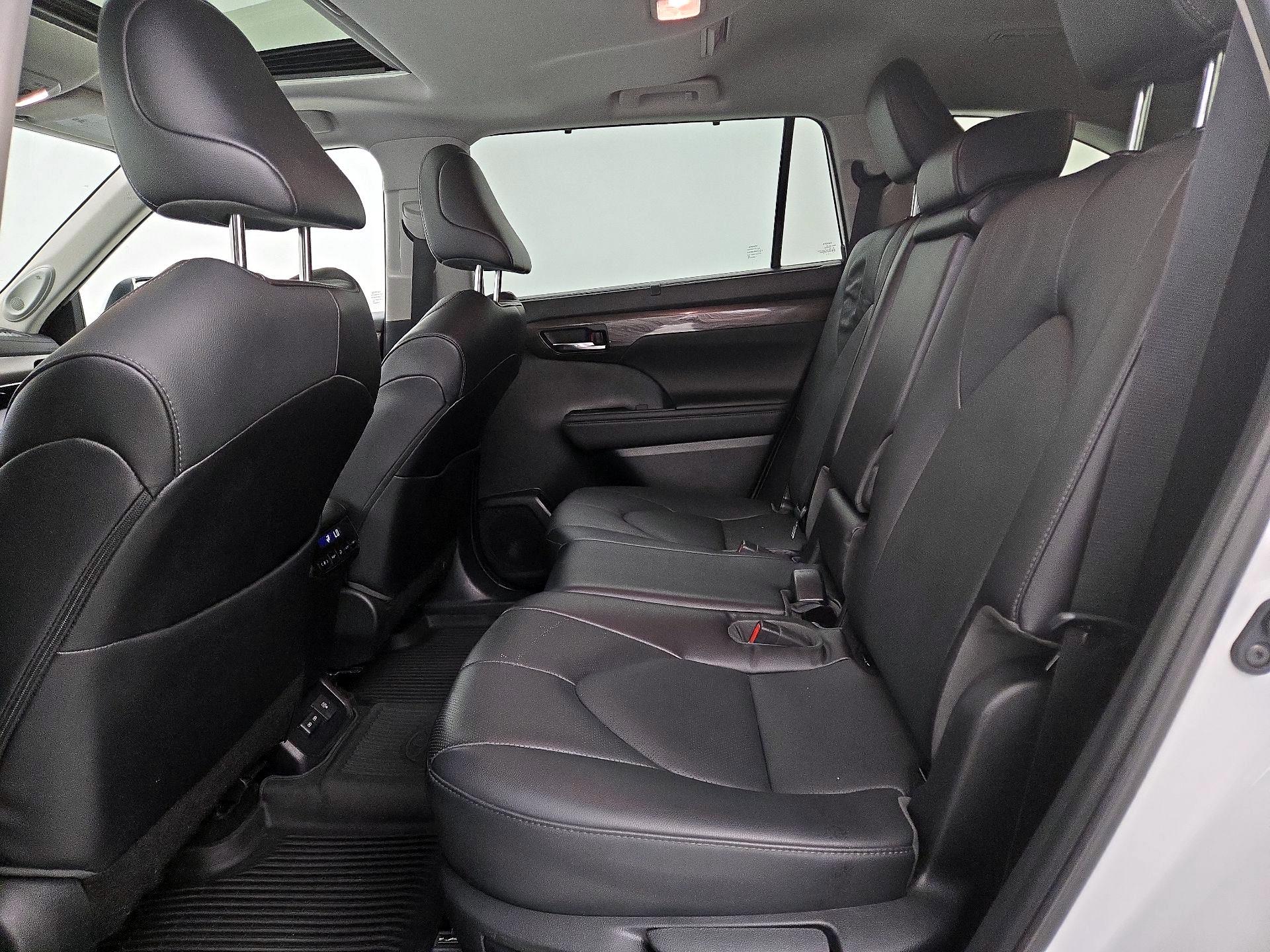 Thumbnail: 2023 Toyota Highlander - 19
