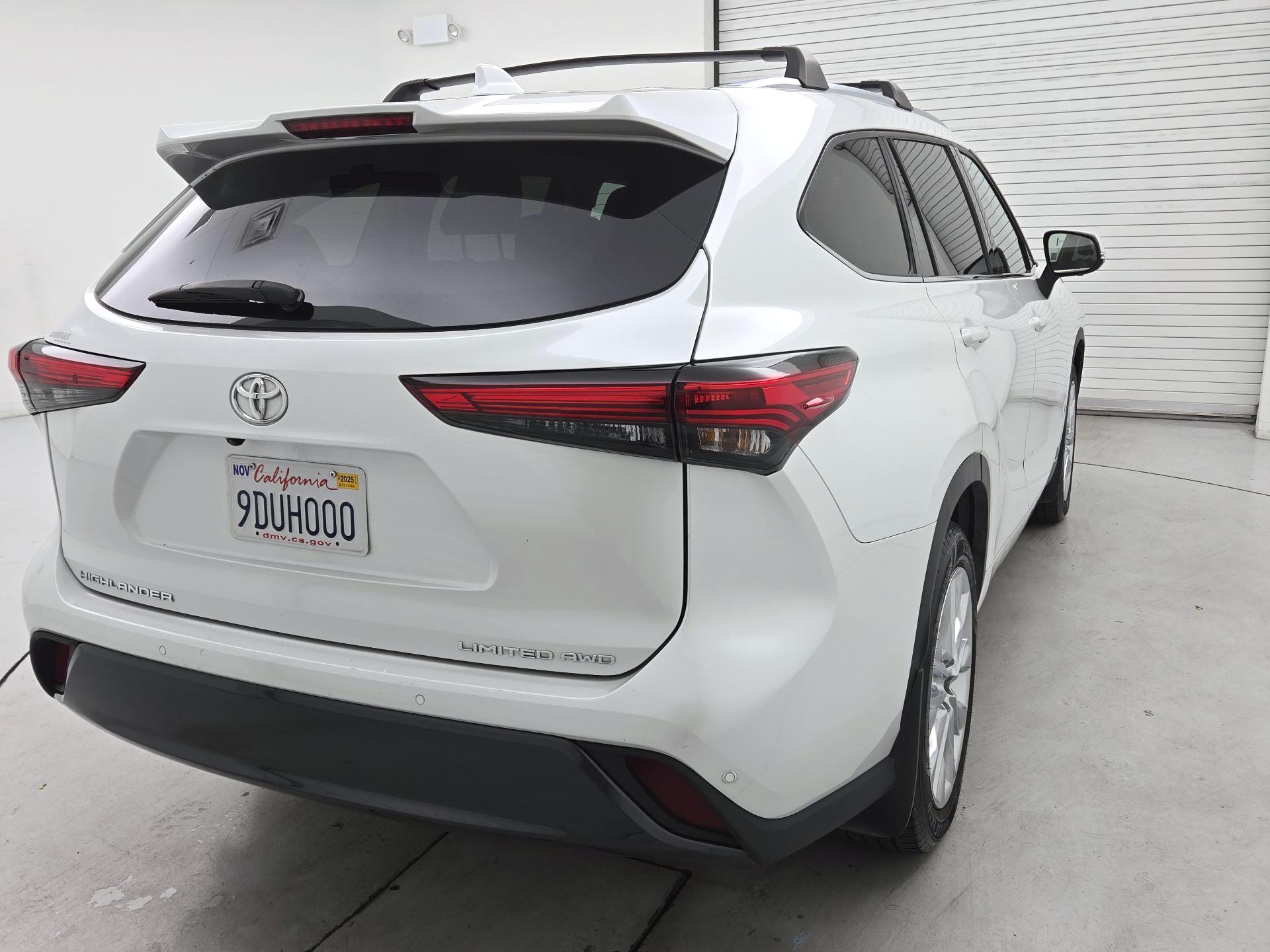 Thumbnail: 2023 Toyota Highlander - 5
