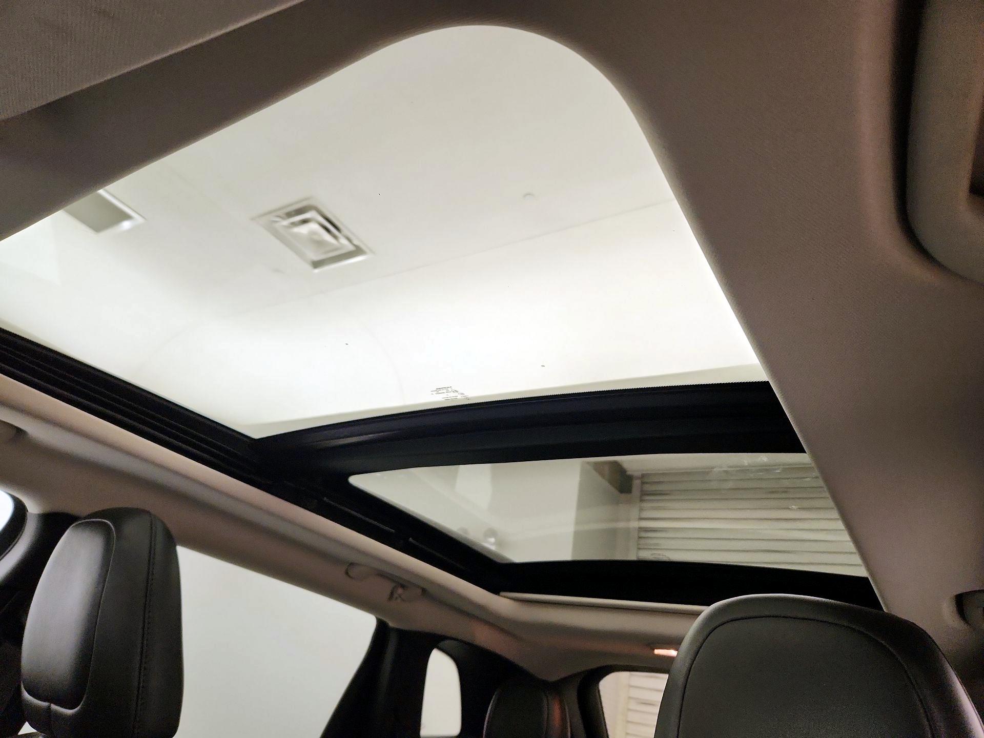 Thumbnail: 2014 Jeep Cherokee - 19