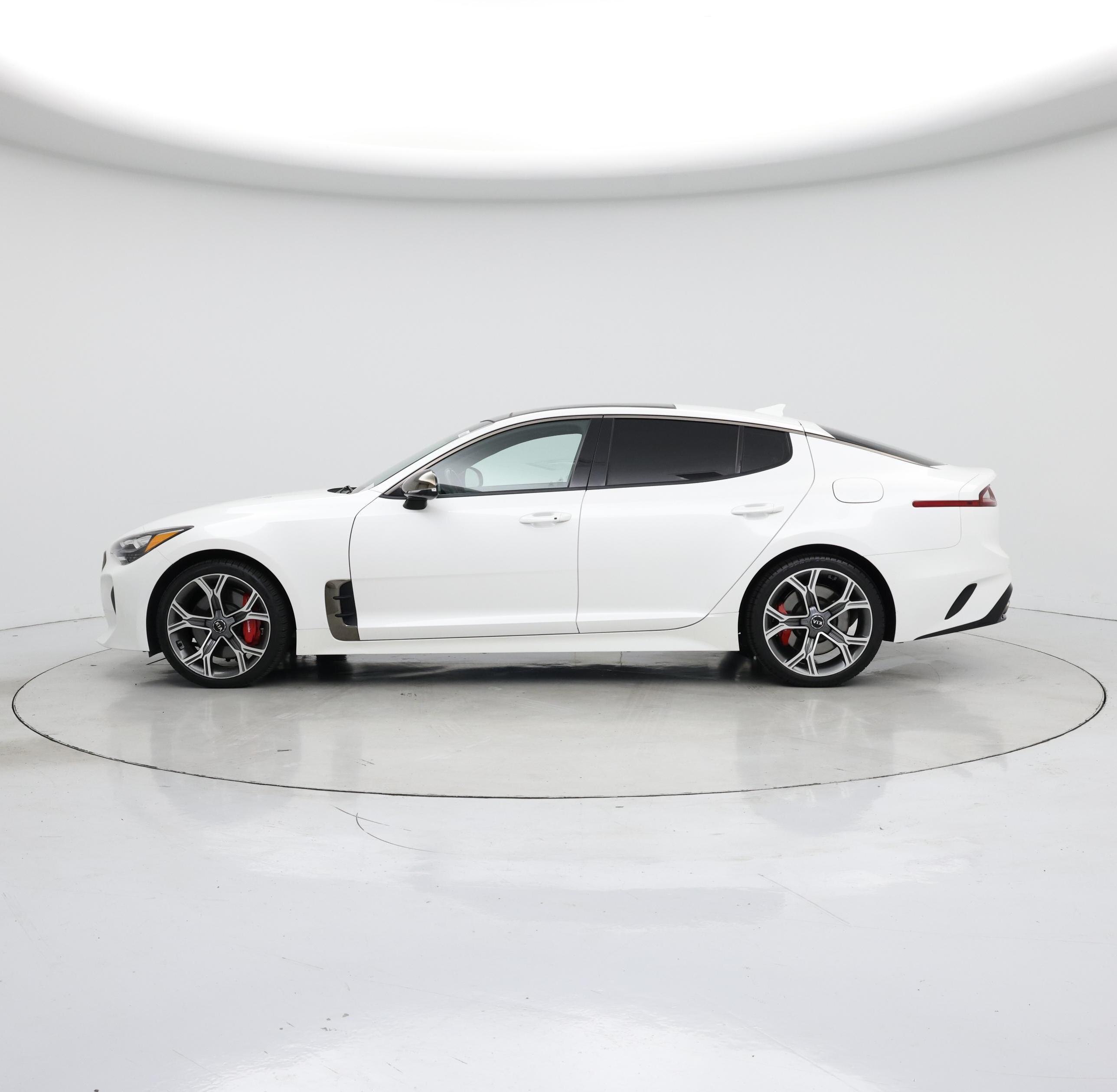 Thumbnail: 2020 Kia Stinger - 3
