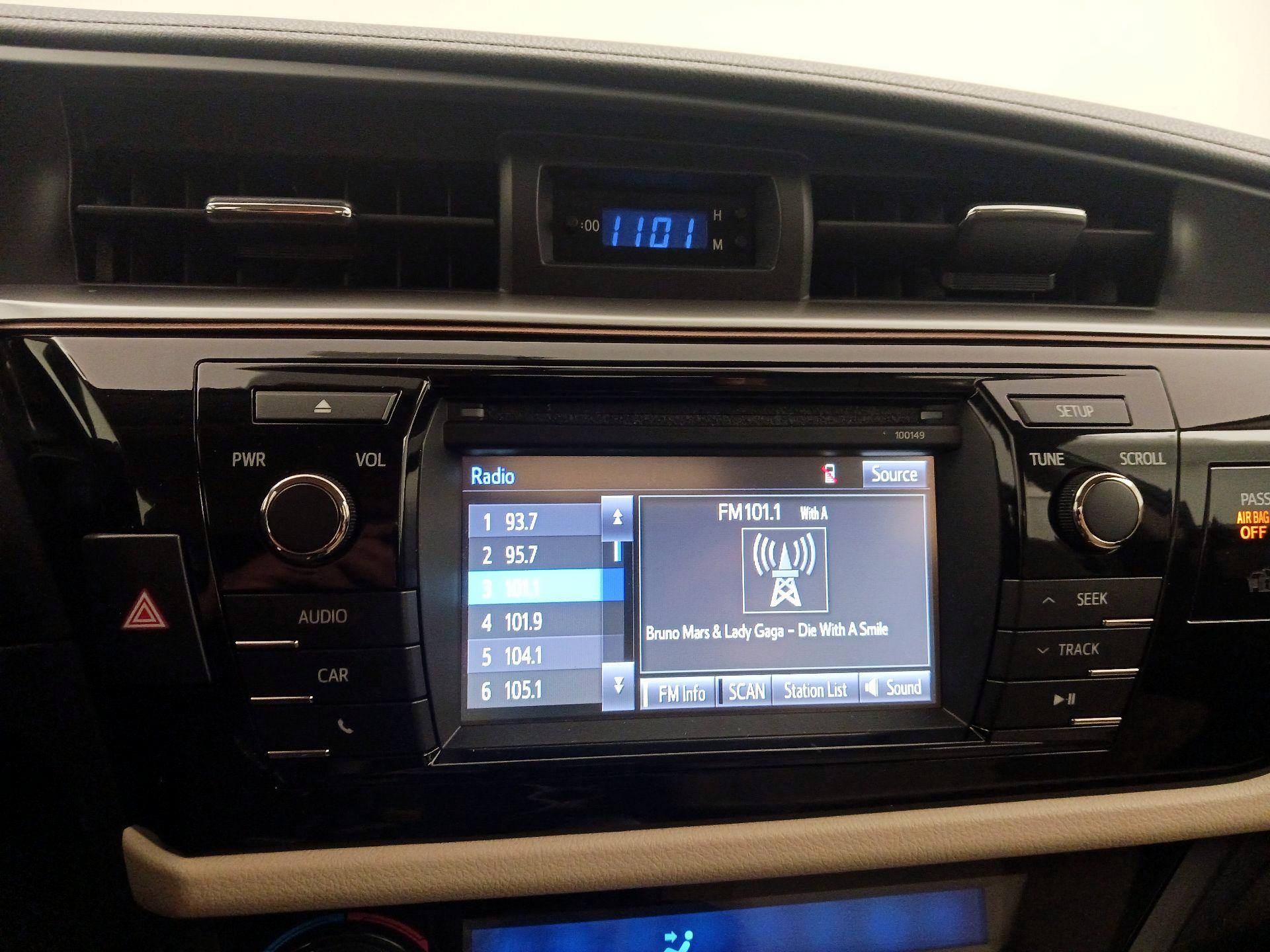 Thumbnail: 2014 Toyota Corolla - 15