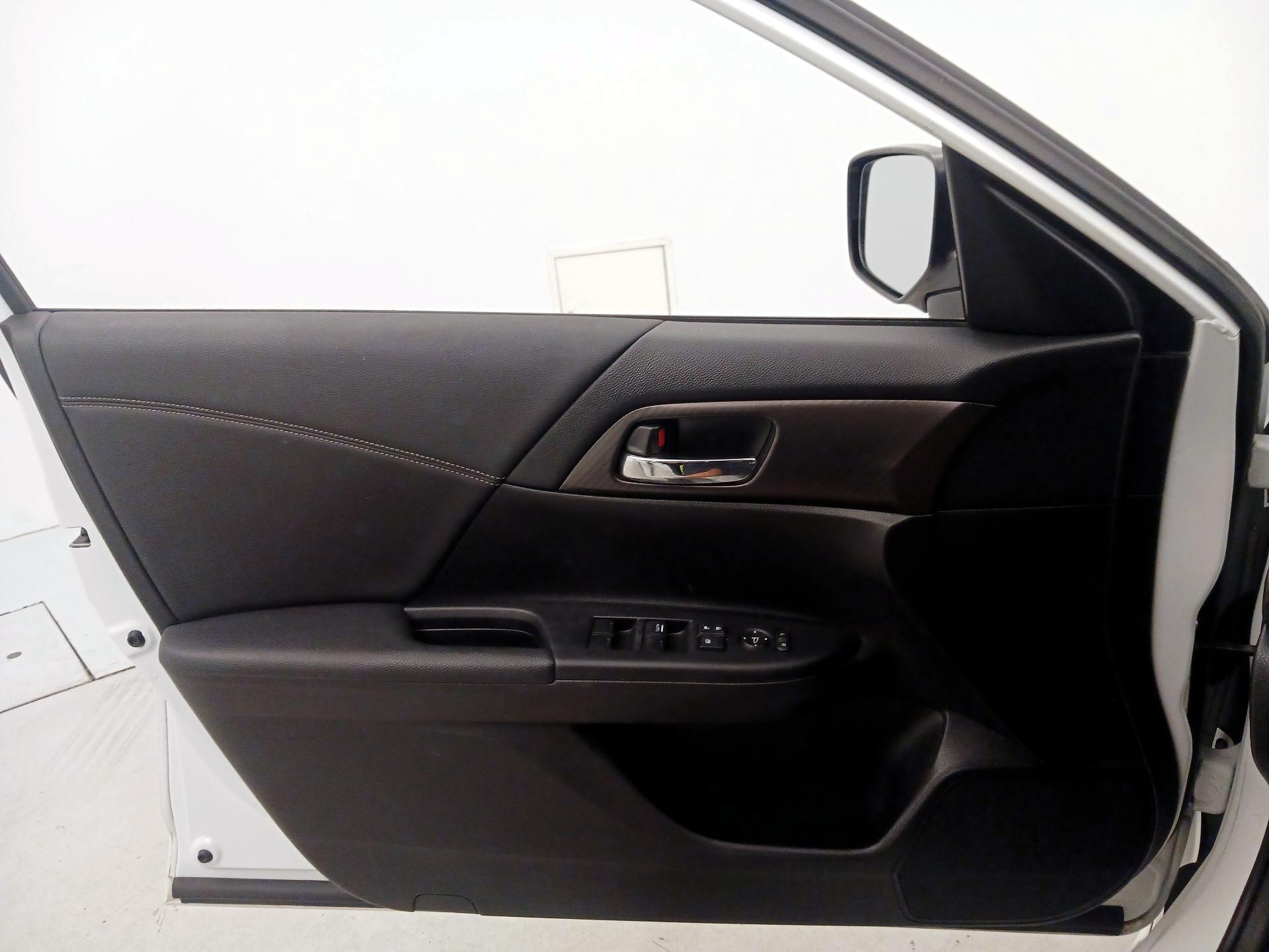 Thumbnail: 2017 Honda Accord - 12