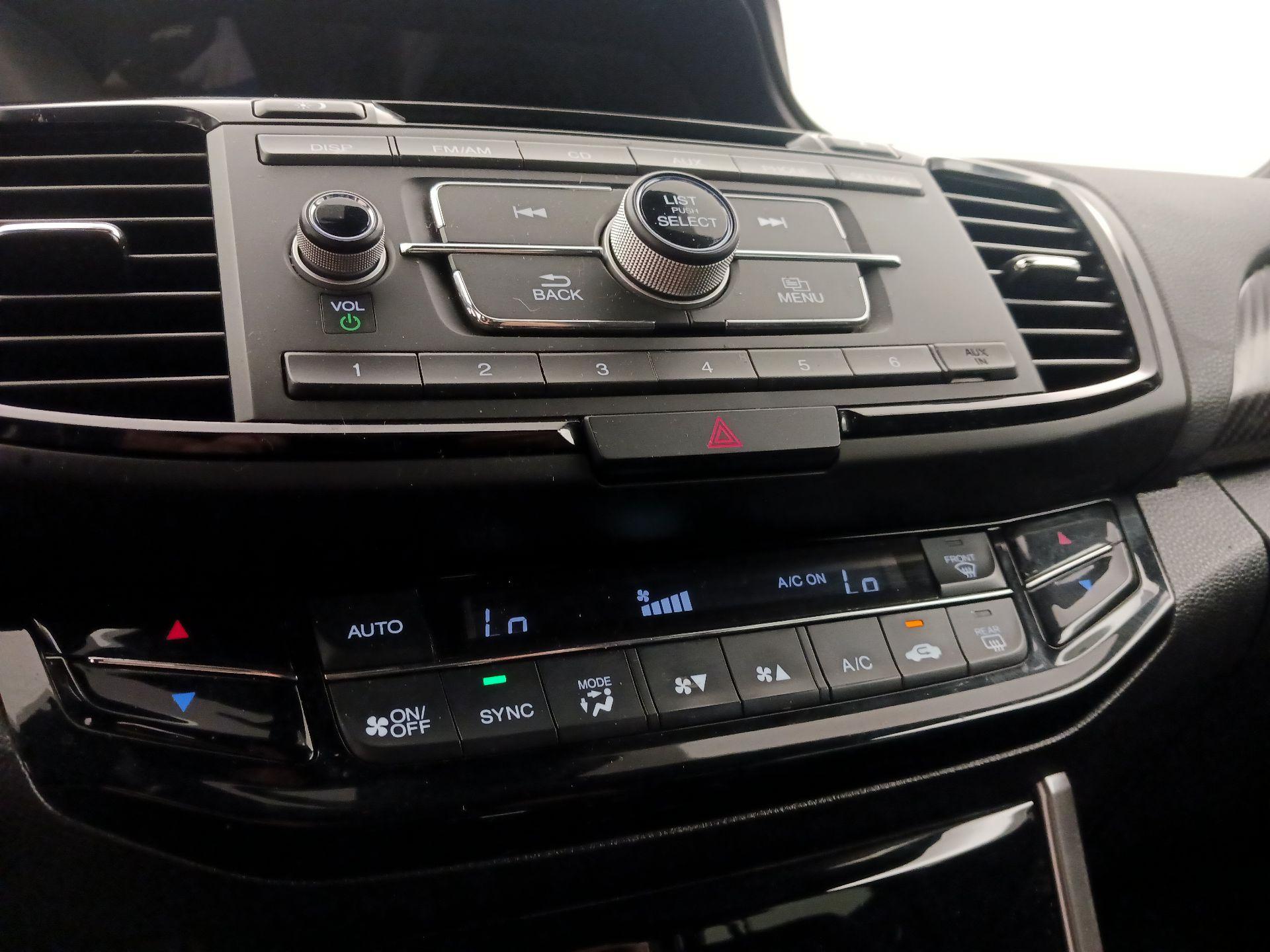 Thumbnail: 2017 Honda Accord - 16