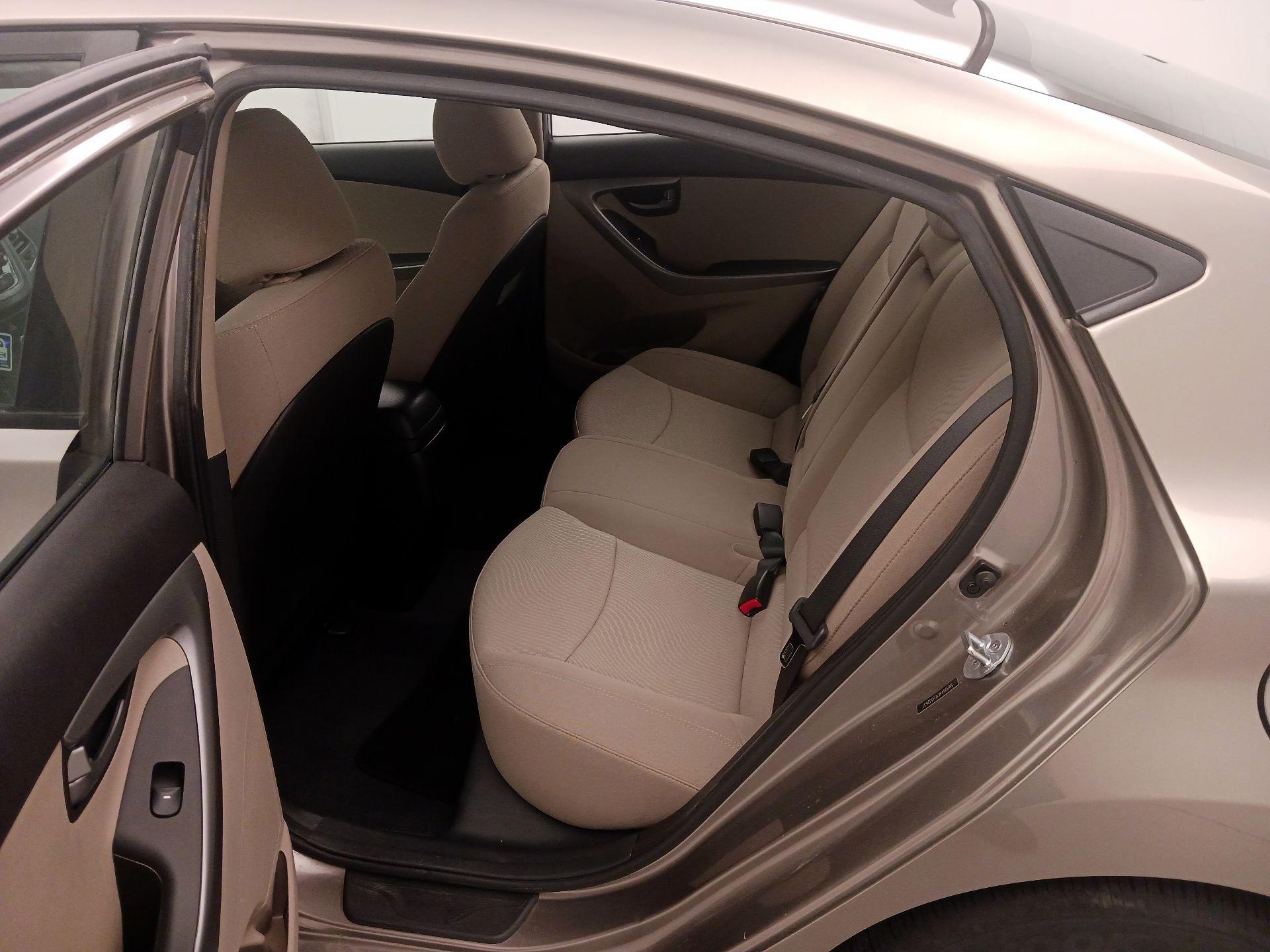 Thumbnail: 2014 Hyundai Elantra - 18