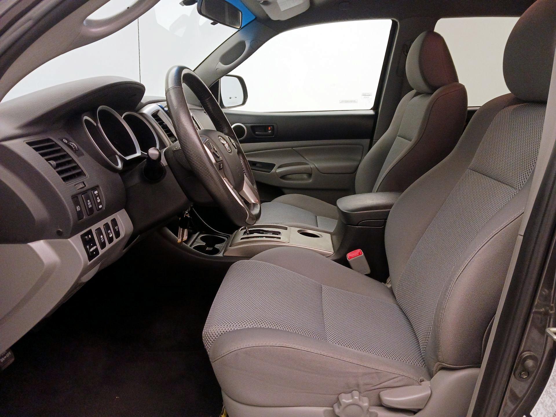 Thumbnail: 2014 Toyota Tacoma - 11
