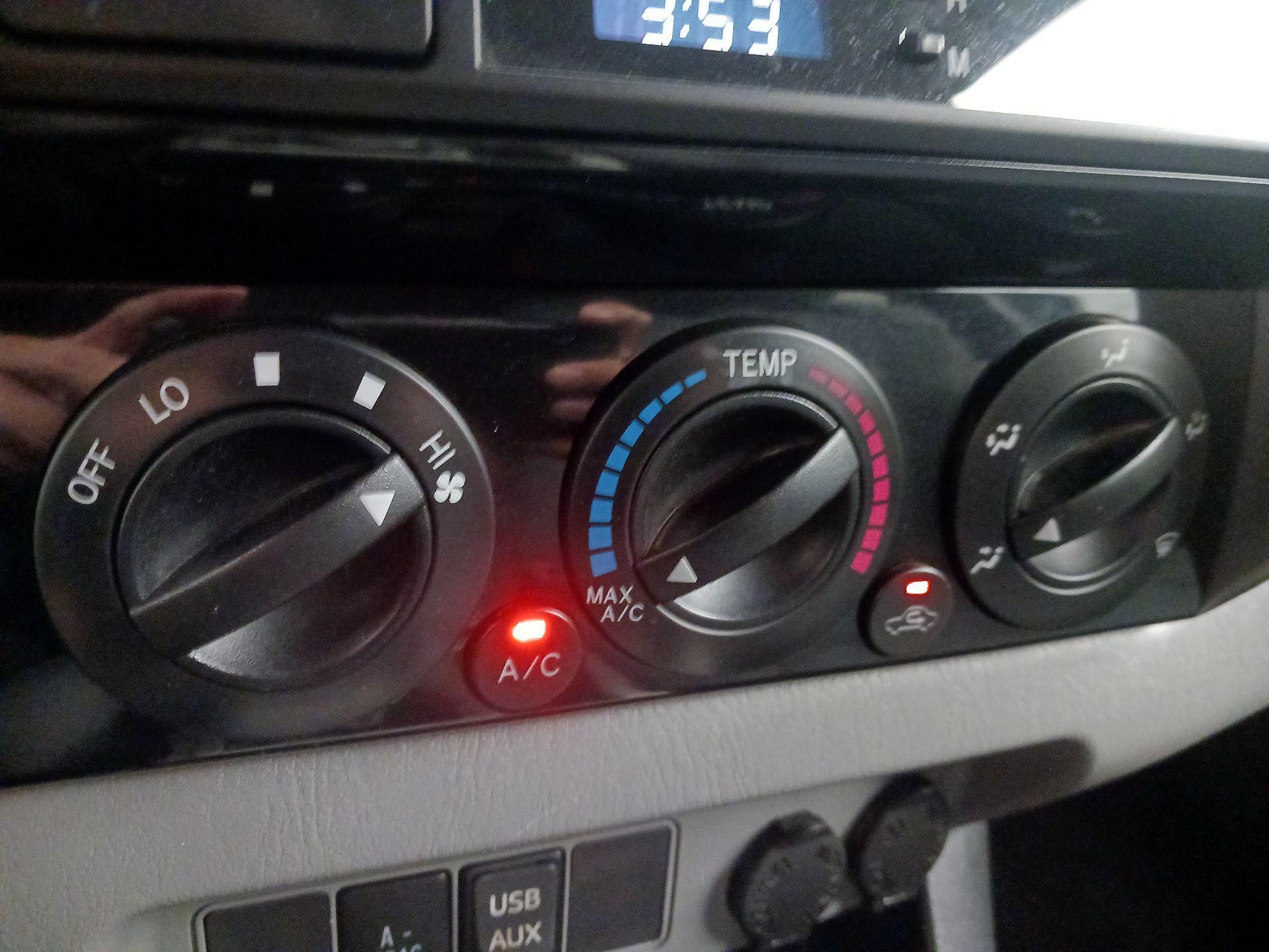 Thumbnail: 2014 Toyota Tacoma - 17