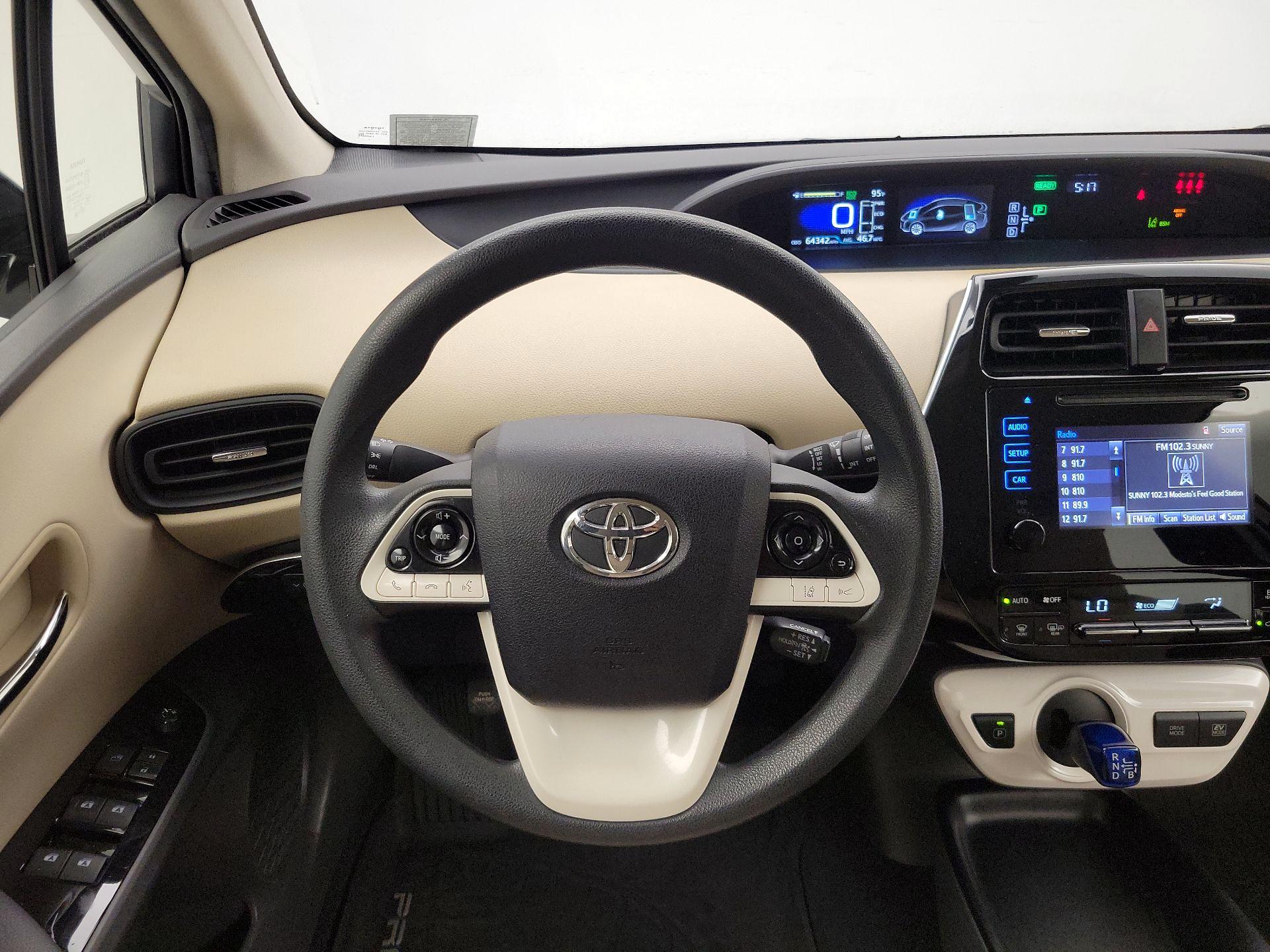 Thumbnail: 2018 Toyota Prius - 10