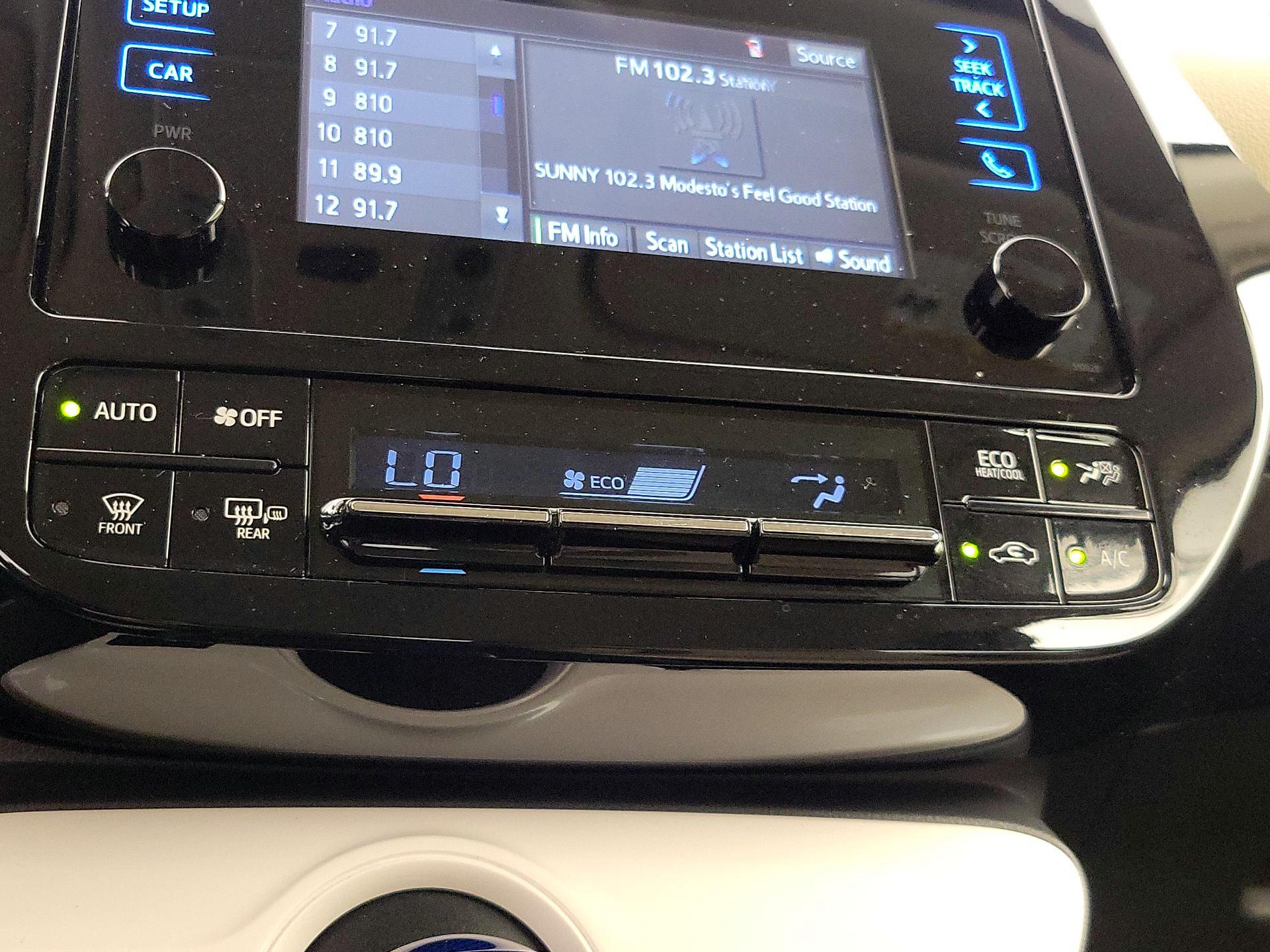 Thumbnail: 2018 Toyota Prius - 16