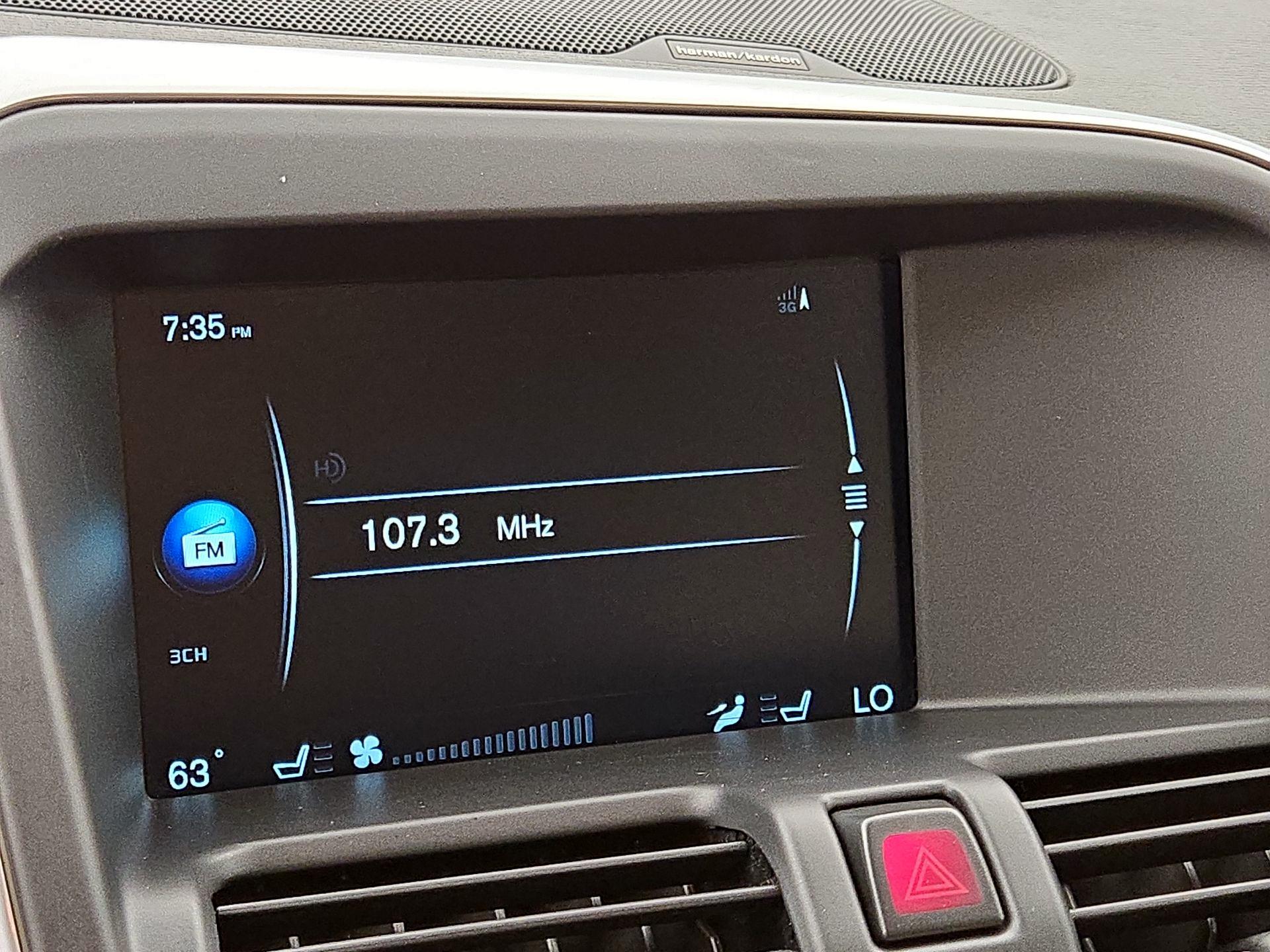 Thumbnail: 2016 Volvo XC60 - 16