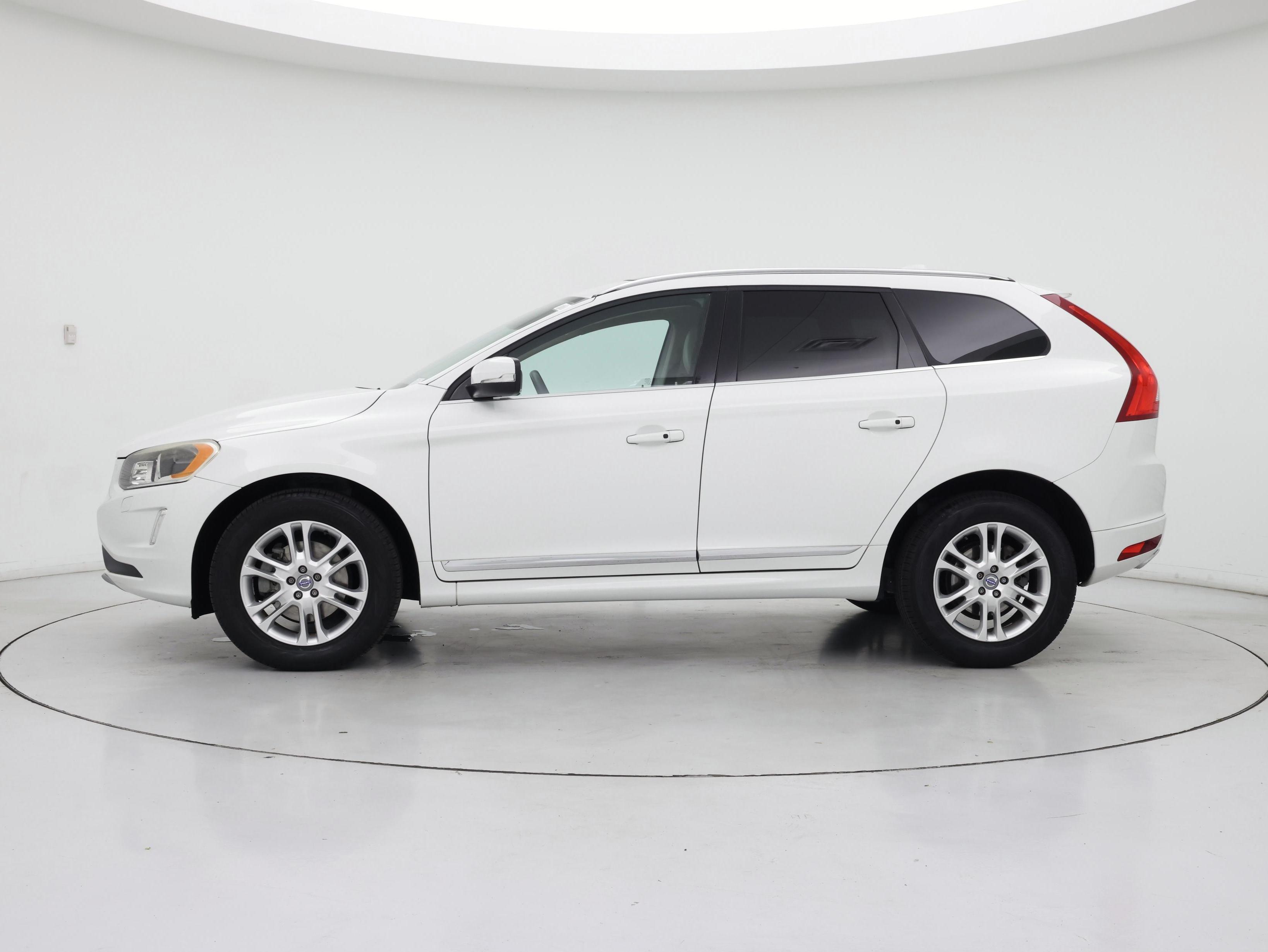 Thumbnail: 2016 Volvo XC60 - 3