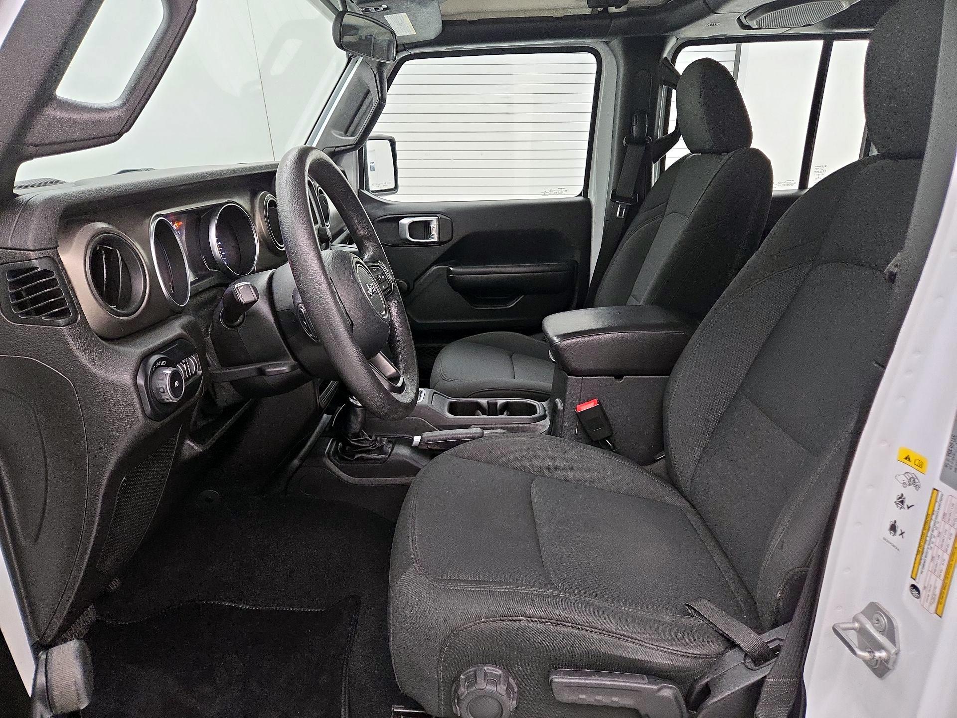 Thumbnail: 2019 Jeep Wrangler - 11