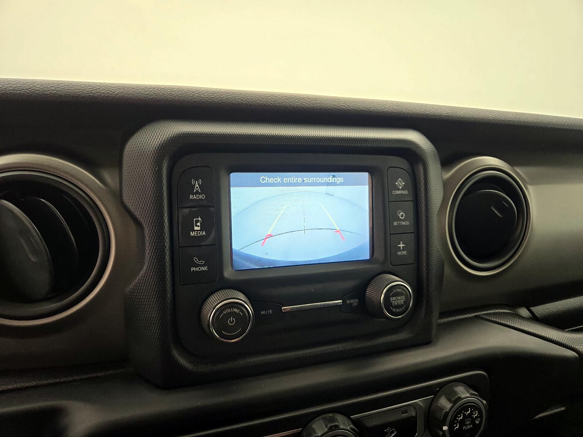 Thumbnail: 2019 Jeep Wrangler - 13