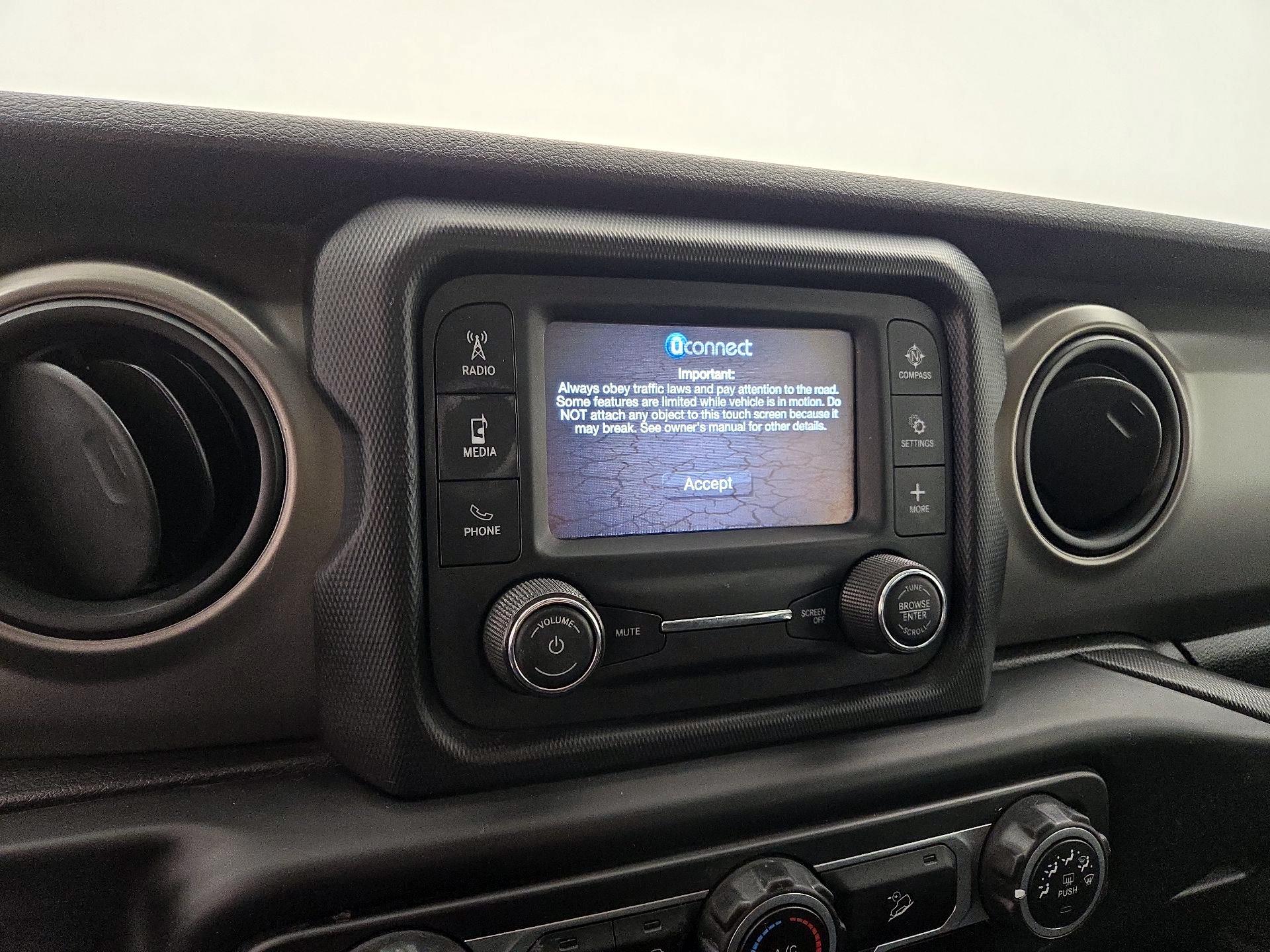 Thumbnail: 2019 Jeep Wrangler - 14