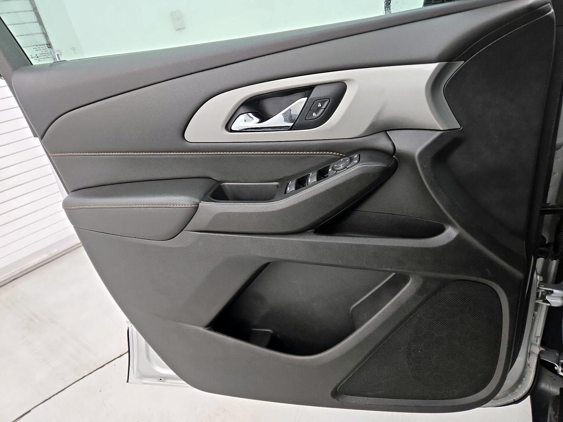 Thumbnail: 2020 Chevrolet Traverse - 12
