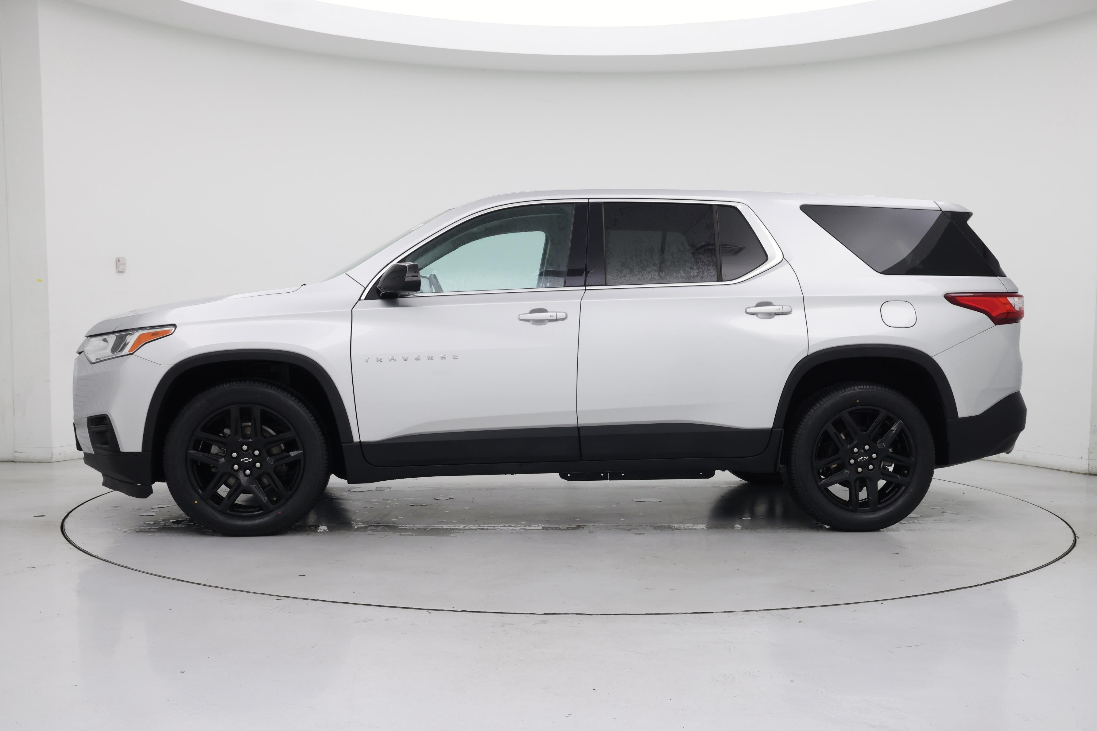 Thumbnail: 2020 Chevrolet Traverse - 3