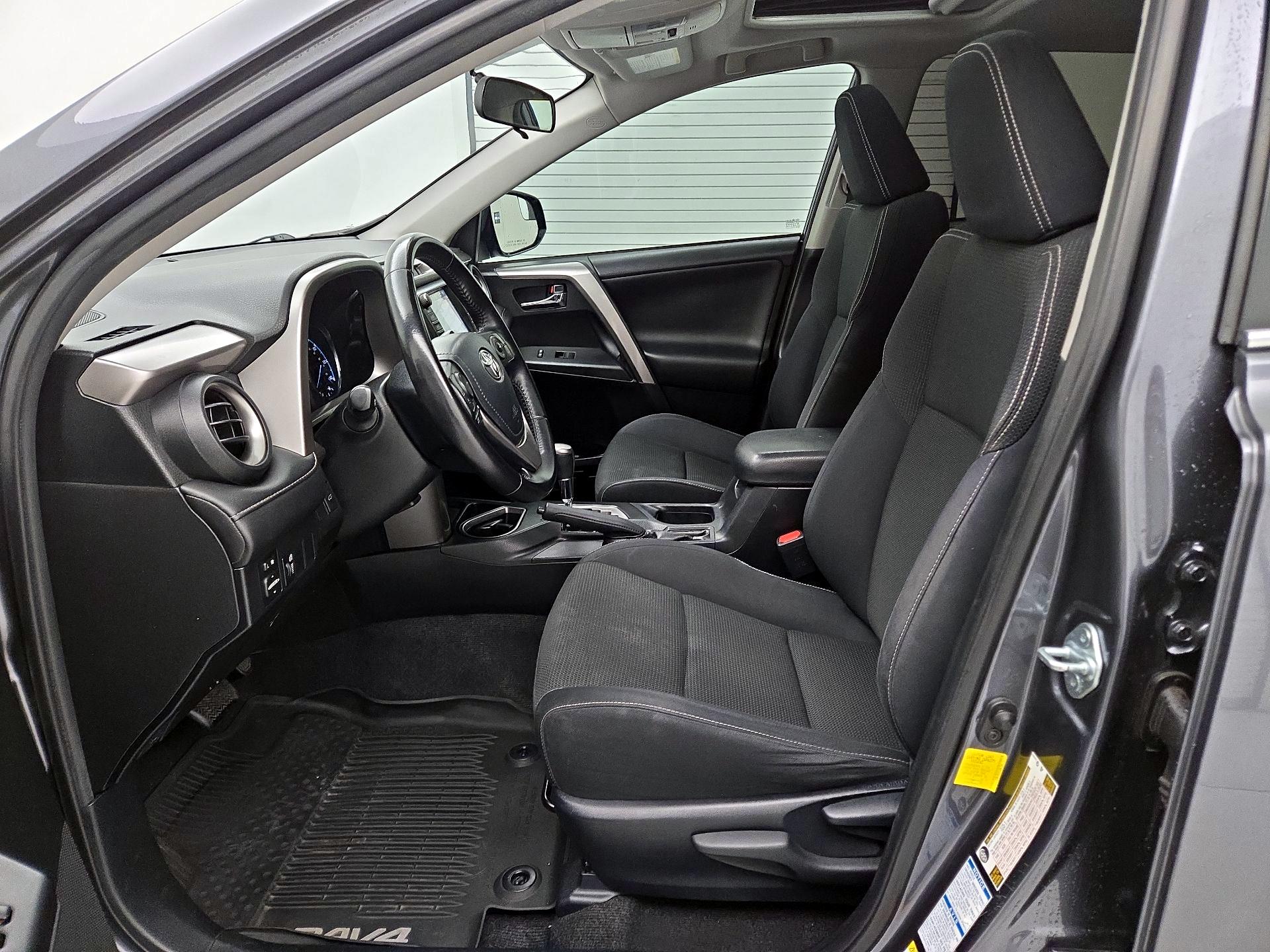 Thumbnail: 2016 Toyota RAV4 - 11