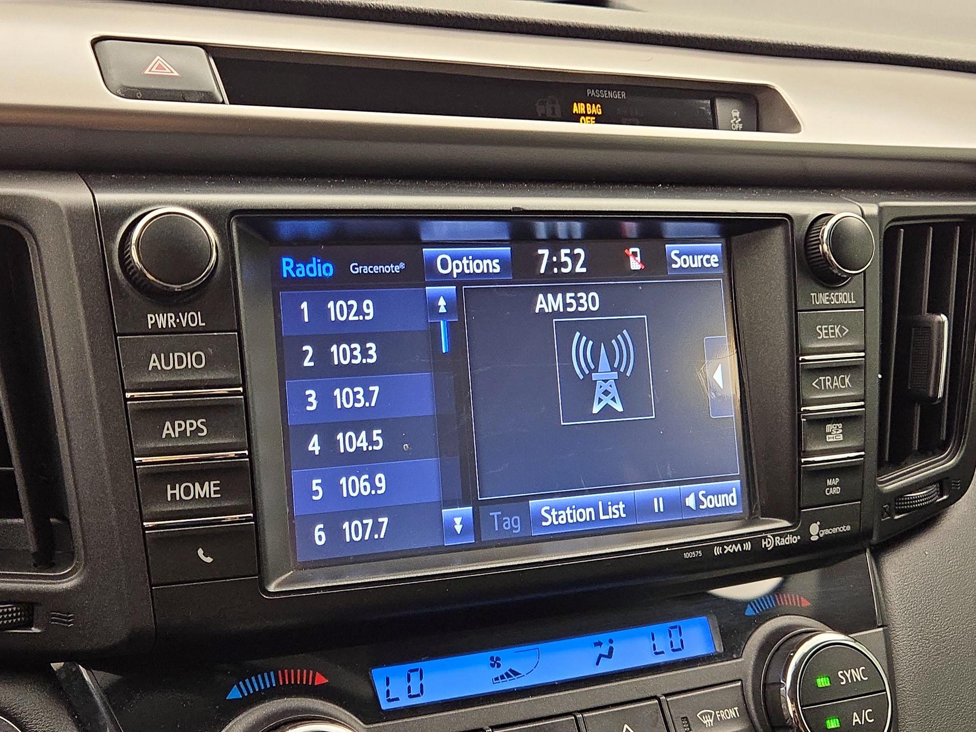 Thumbnail: 2016 Toyota RAV4 - 16