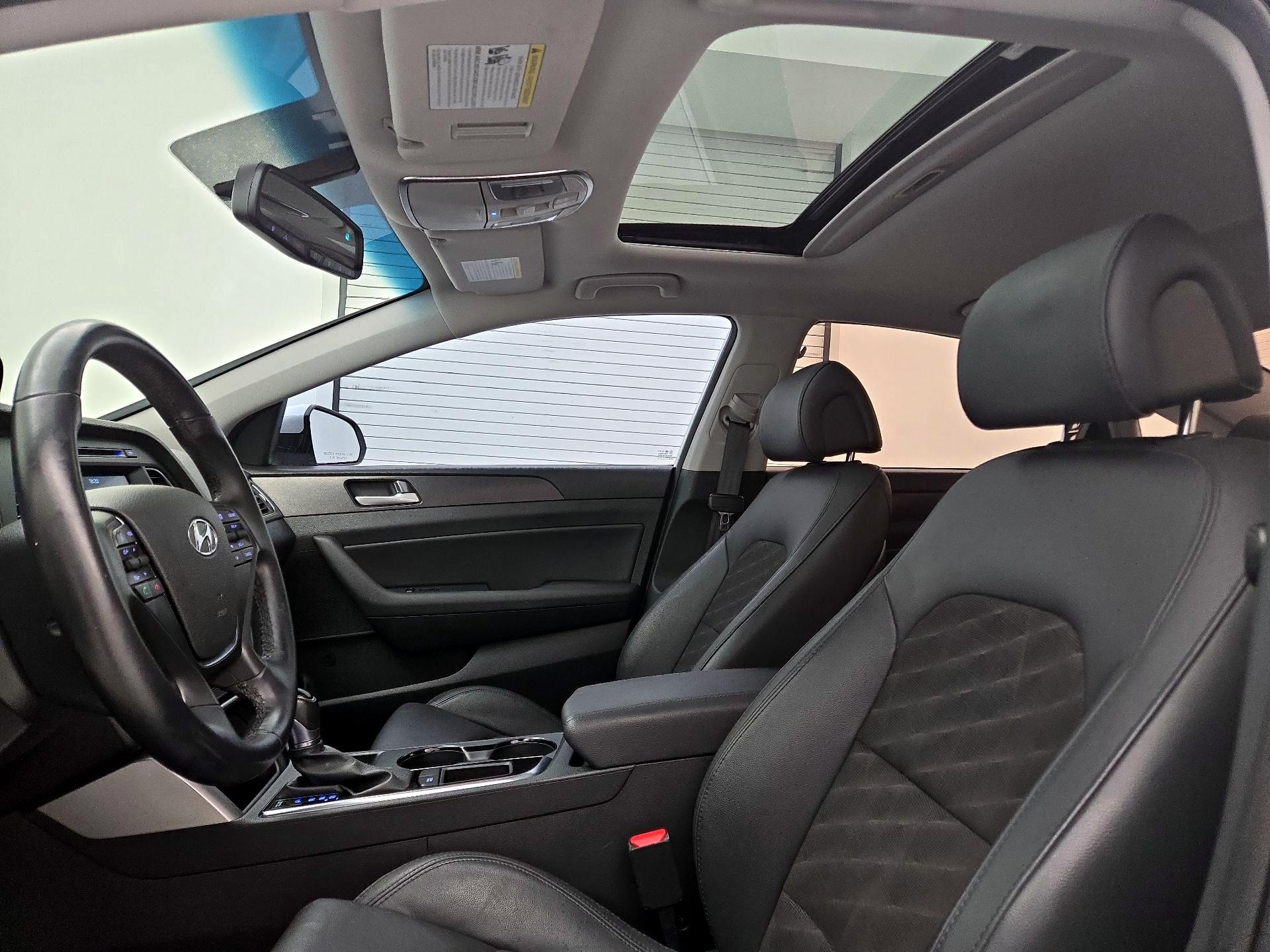 Thumbnail: 2017 Hyundai Sonata - 19