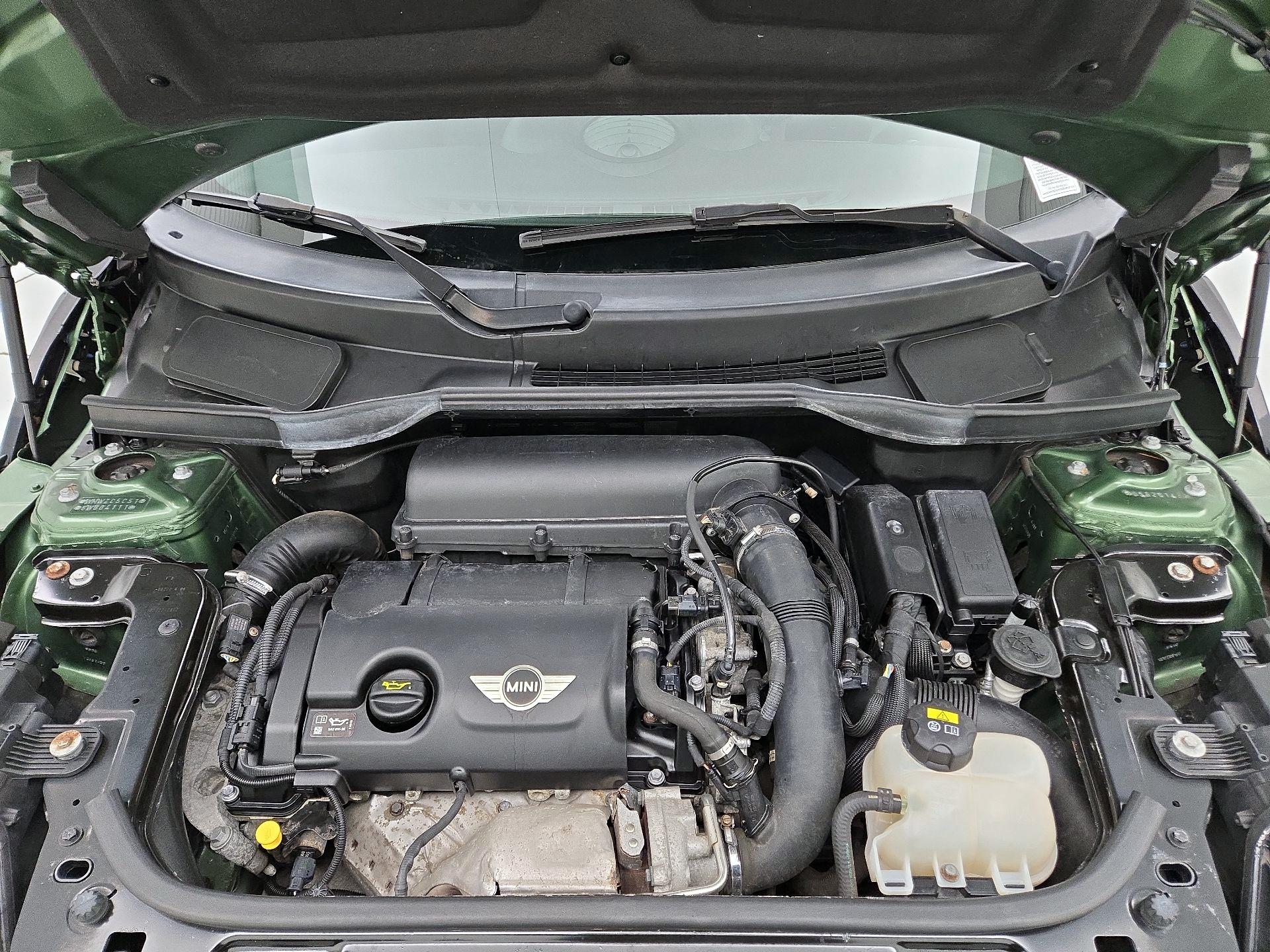 Thumbnail: 2016 MINI Cooper Countryman - 19