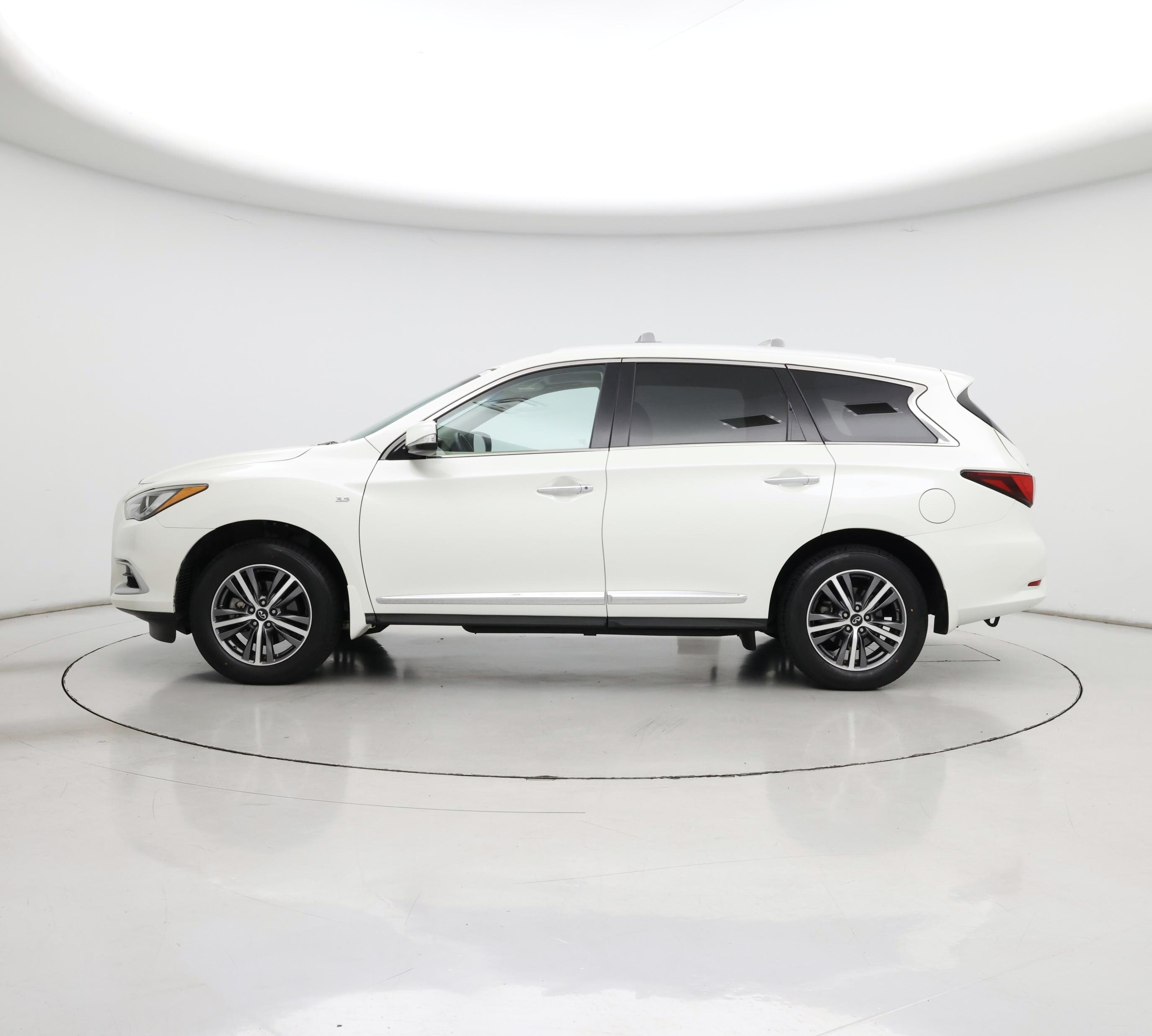 Thumbnail: 2016 INFINITI QX60 - 3