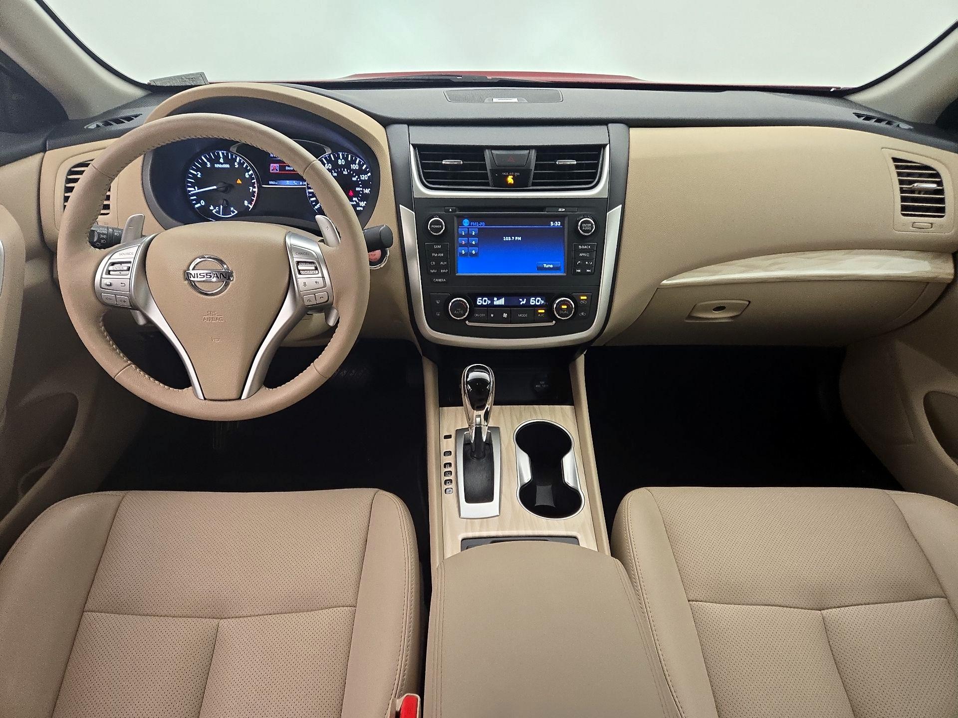 Thumbnail: 2016 Nissan Altima - 9