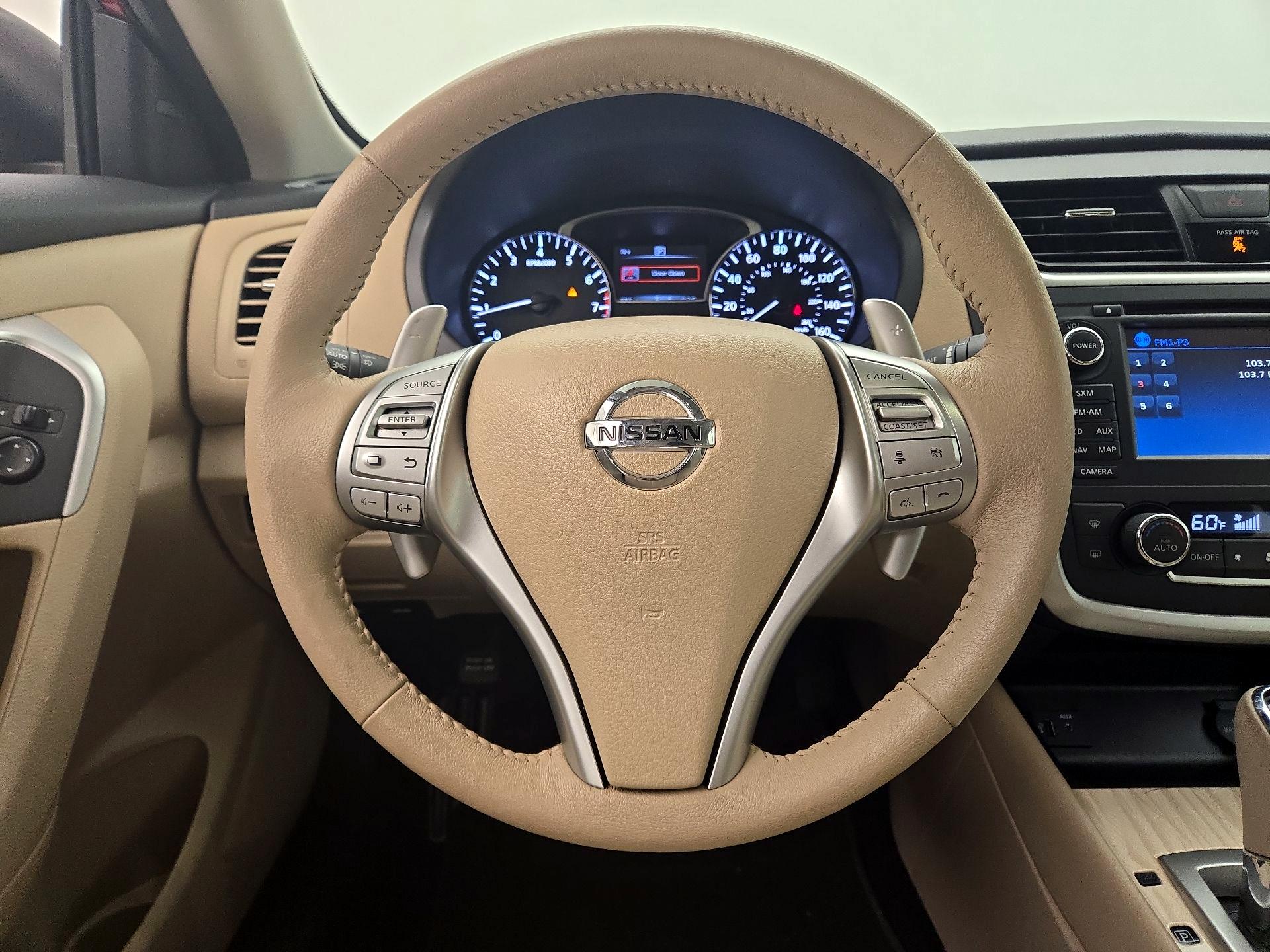 Thumbnail: 2016 Nissan Altima - 10