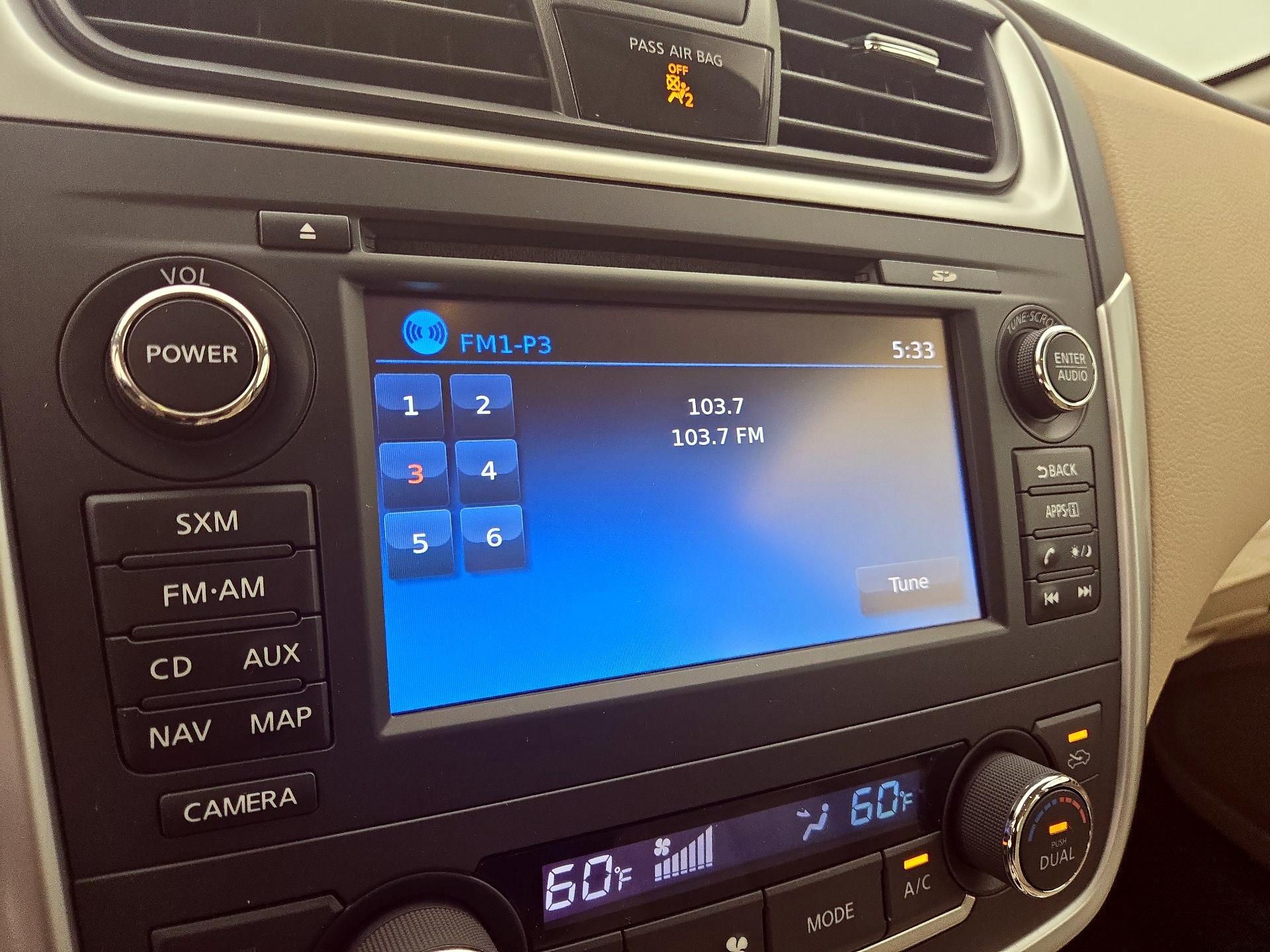 Thumbnail: 2016 Nissan Altima - 15