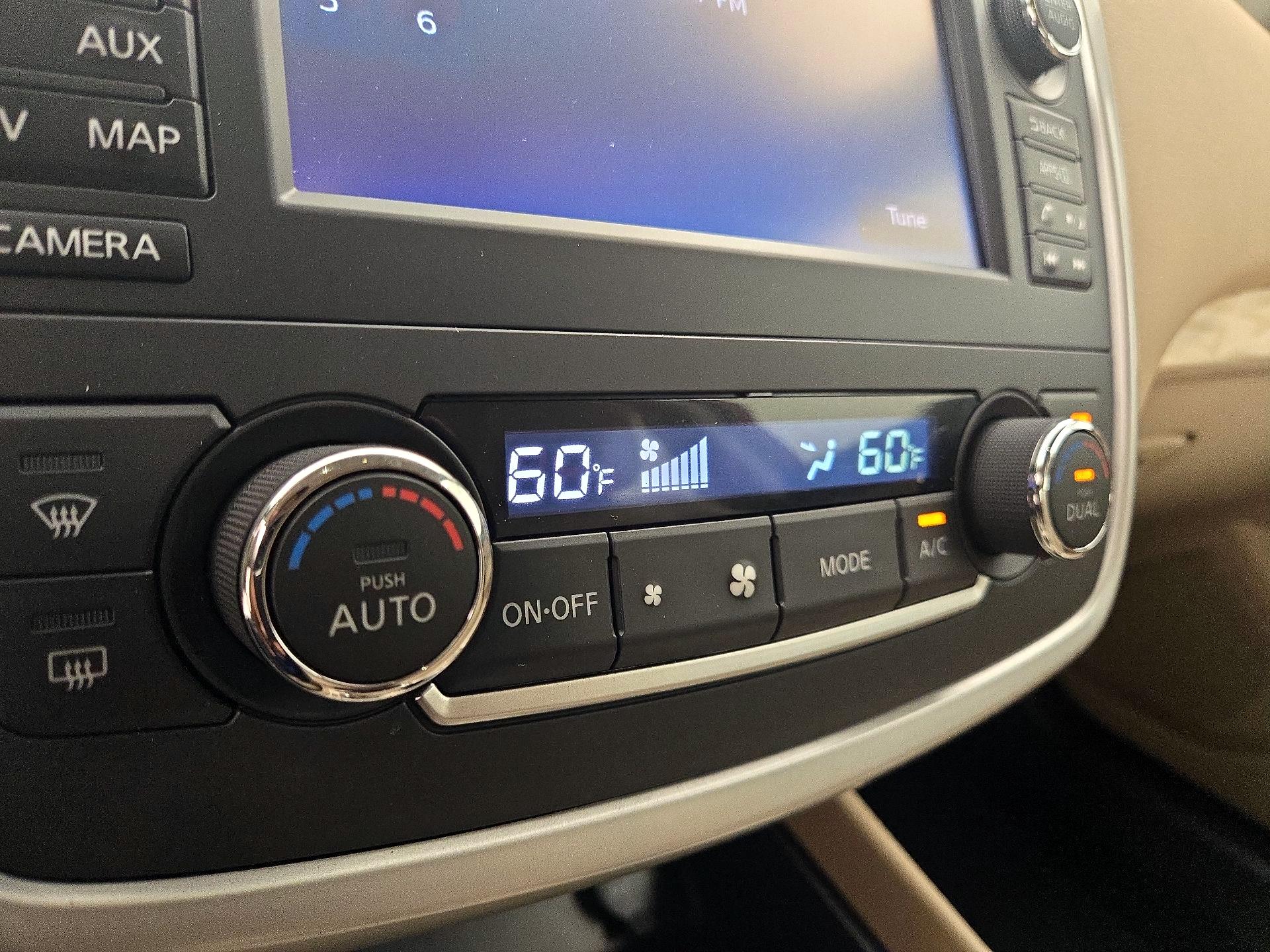 Thumbnail: 2016 Nissan Altima - 16