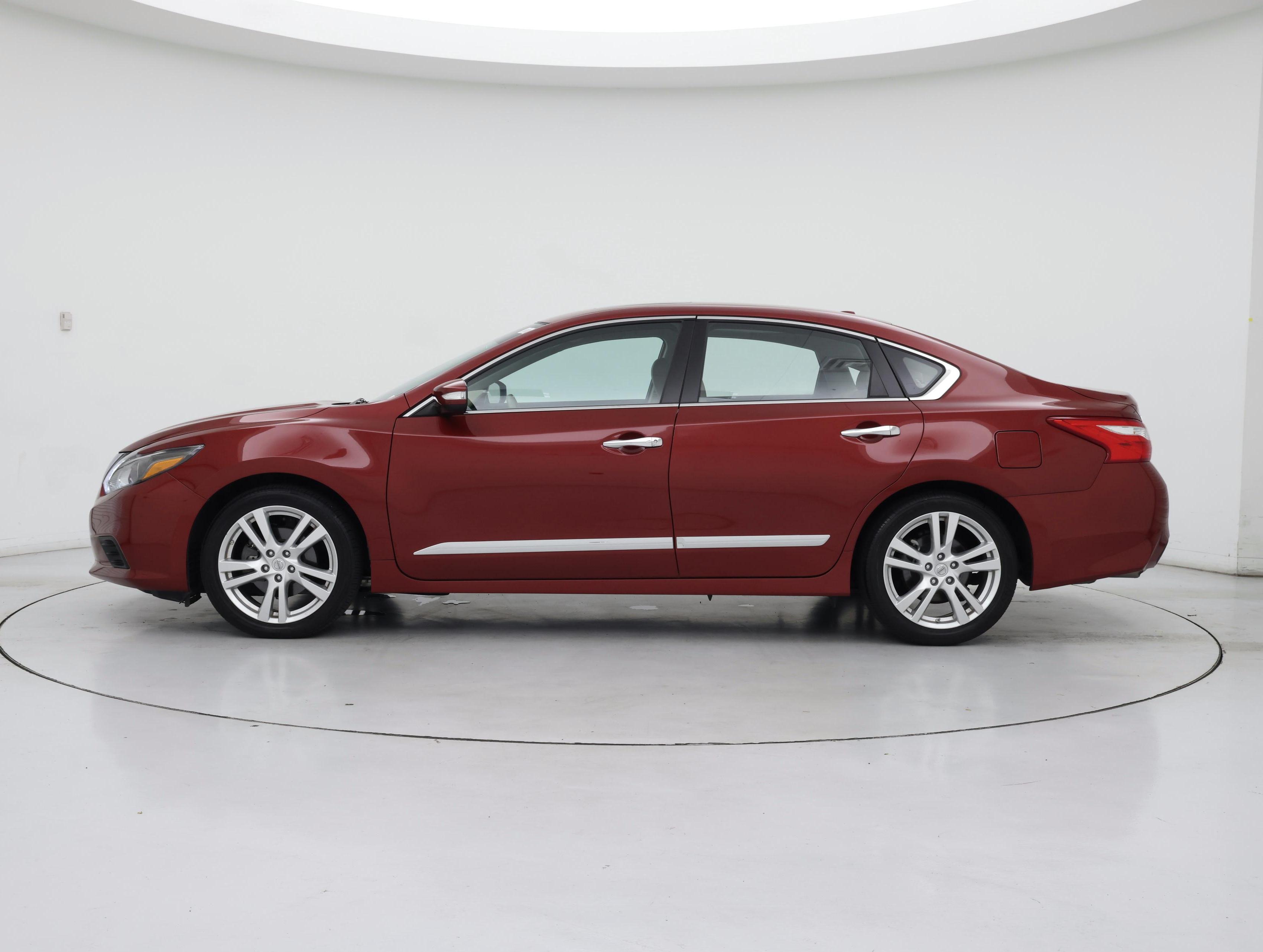 Thumbnail: 2016 Nissan Altima - 3