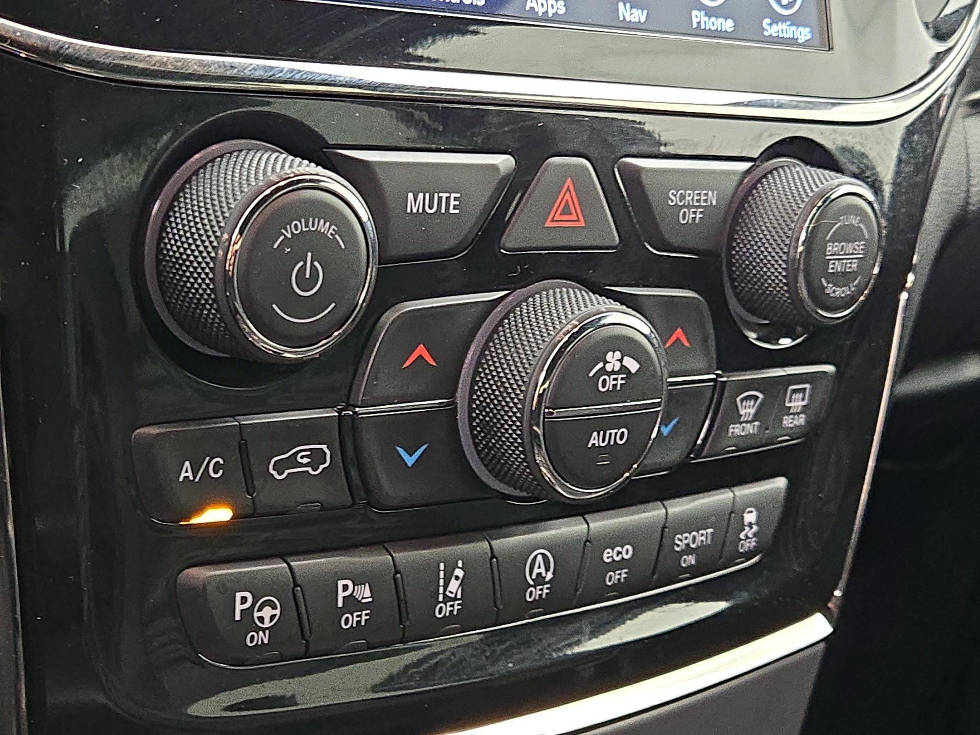 Thumbnail: 2021 Jeep Grand Cherokee - 17