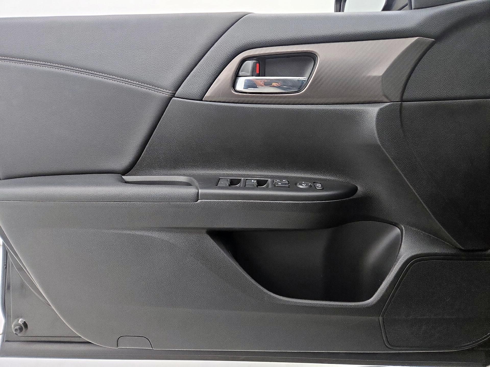 Thumbnail: 2016 Honda Accord - 12