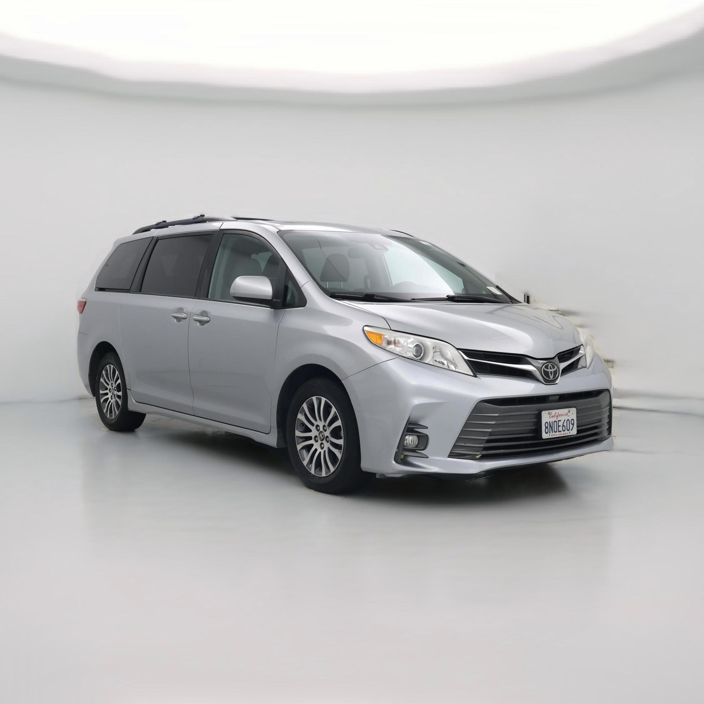 Thumbnail: 2020 Toyota Sienna - 1