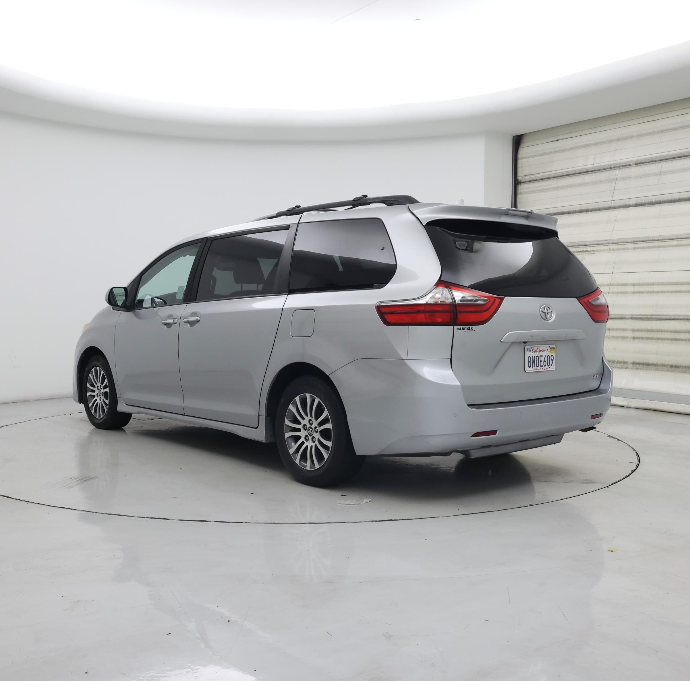 Thumbnail: 2020 Toyota Sienna - 2