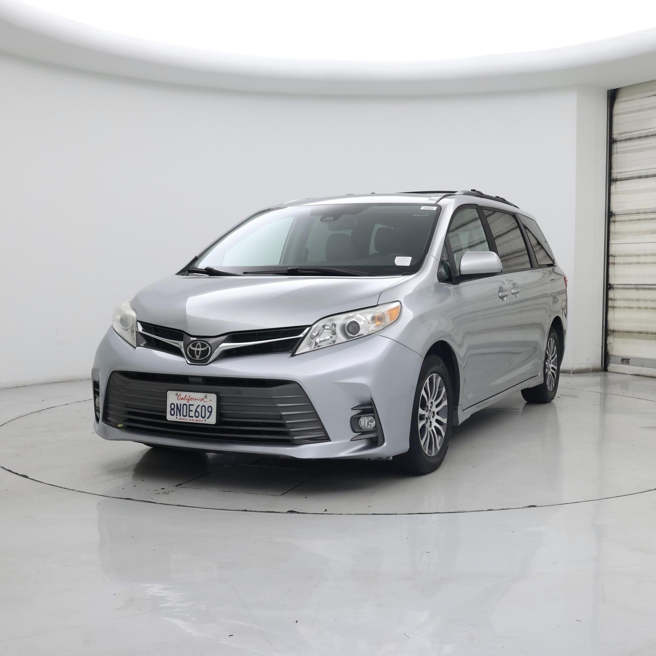 Thumbnail: 2020 Toyota Sienna - 4