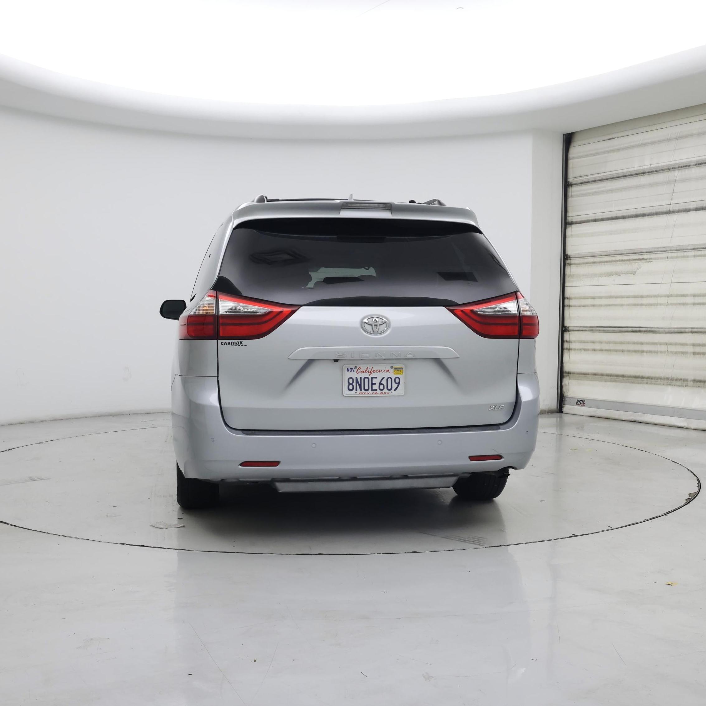Thumbnail: 2020 Toyota Sienna - 6