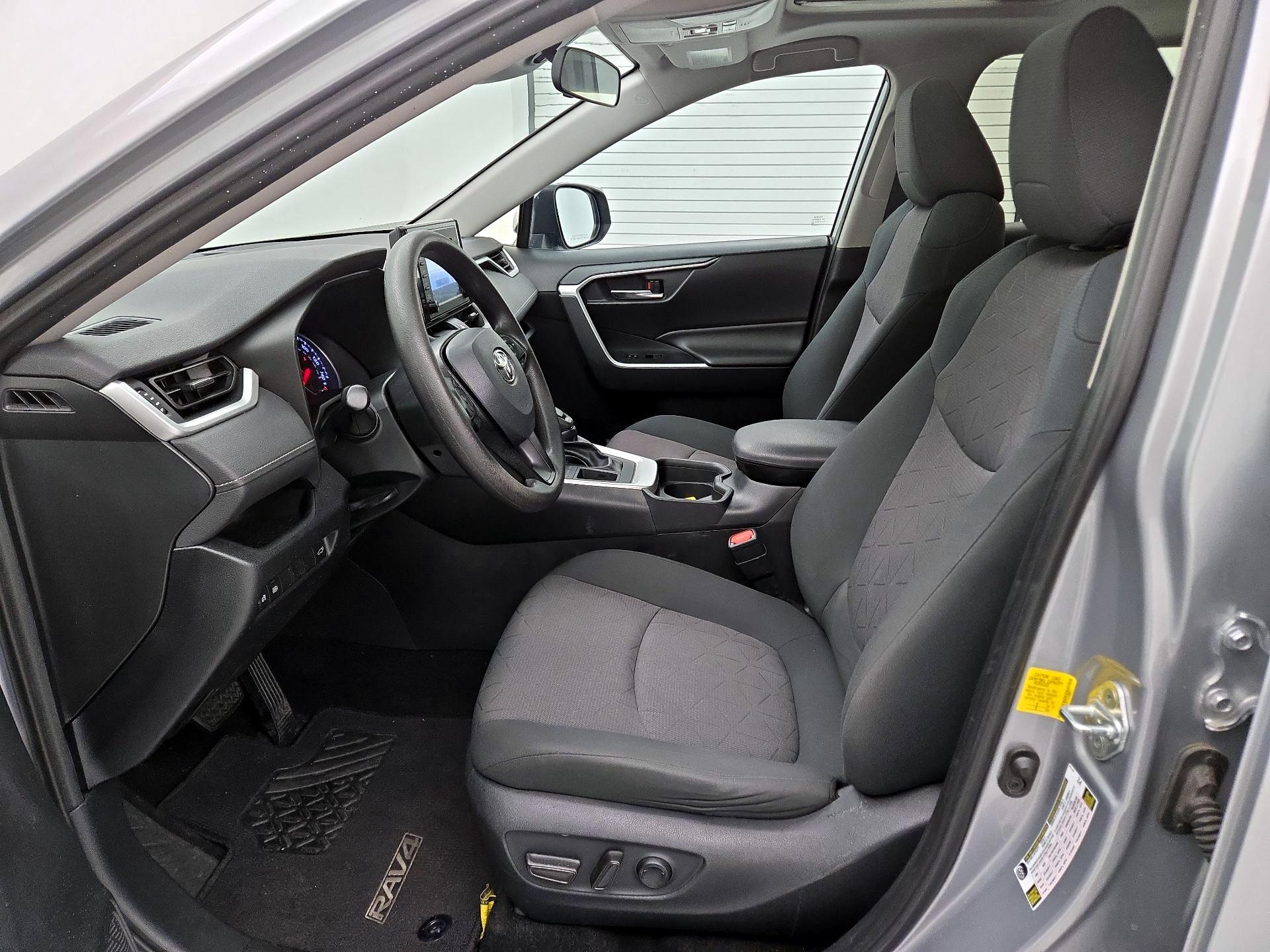 Thumbnail: 2019 Toyota RAV4 - 11