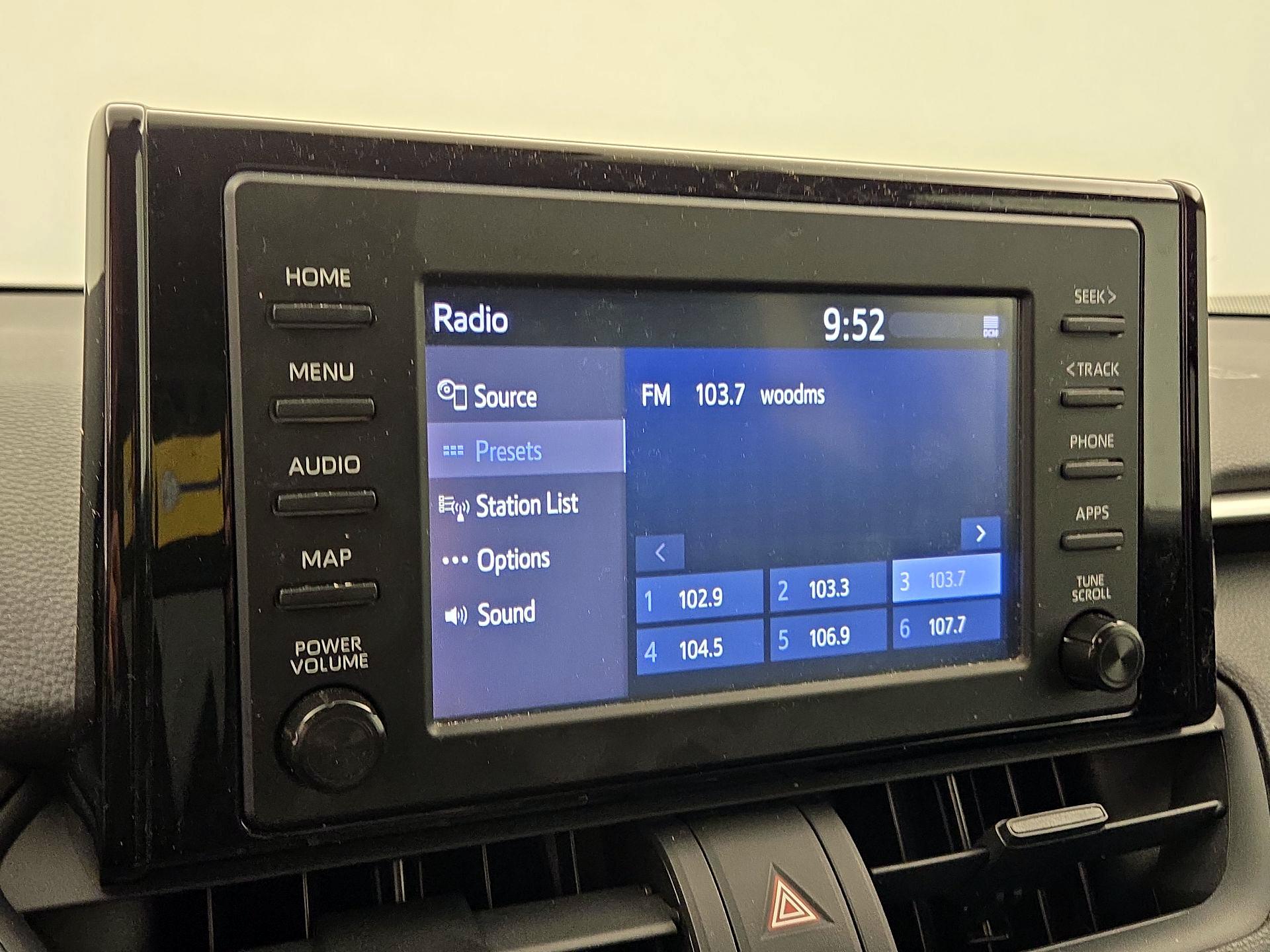 Thumbnail: 2019 Toyota RAV4 - 15